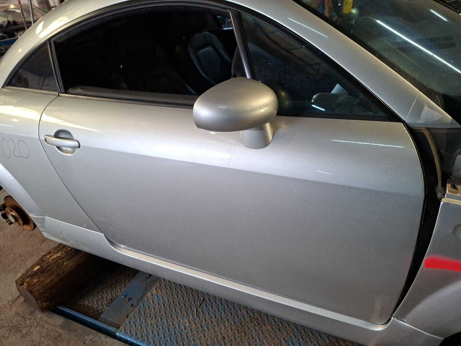 PUERTA DELANTERA DERECHA AUDI TT 