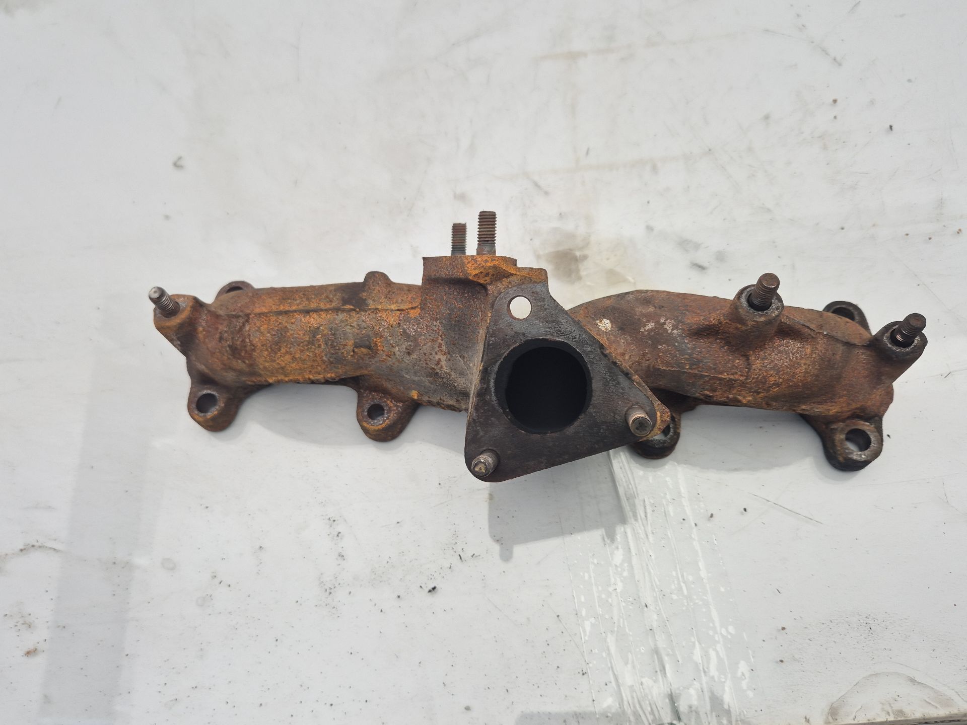 COLECTOR ESCAPE AUDI A4 