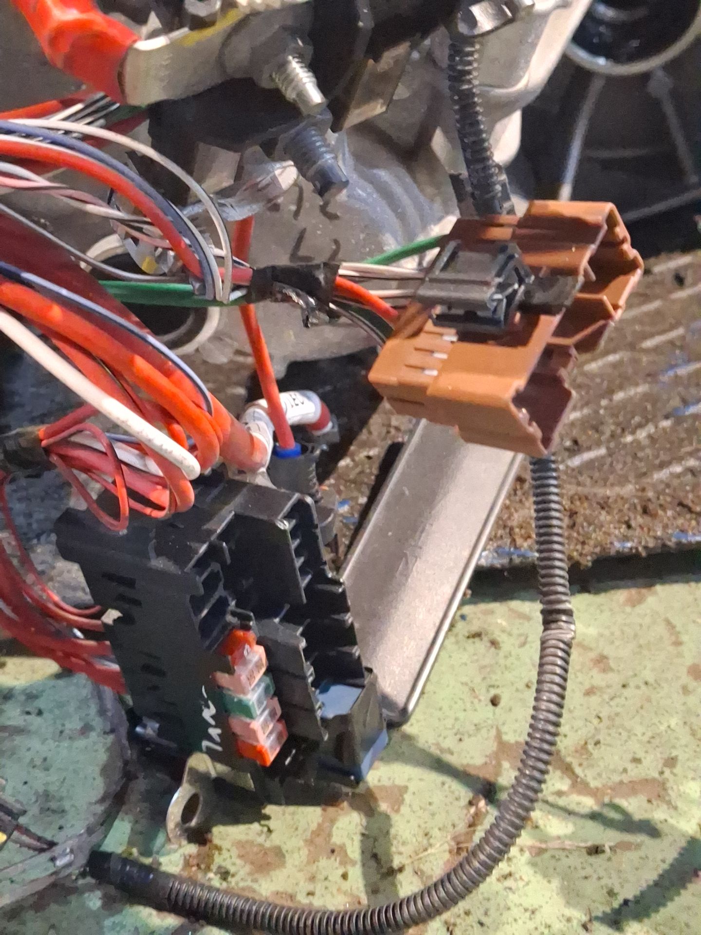 CAJA CAMBIOS DACIA SANDERO 