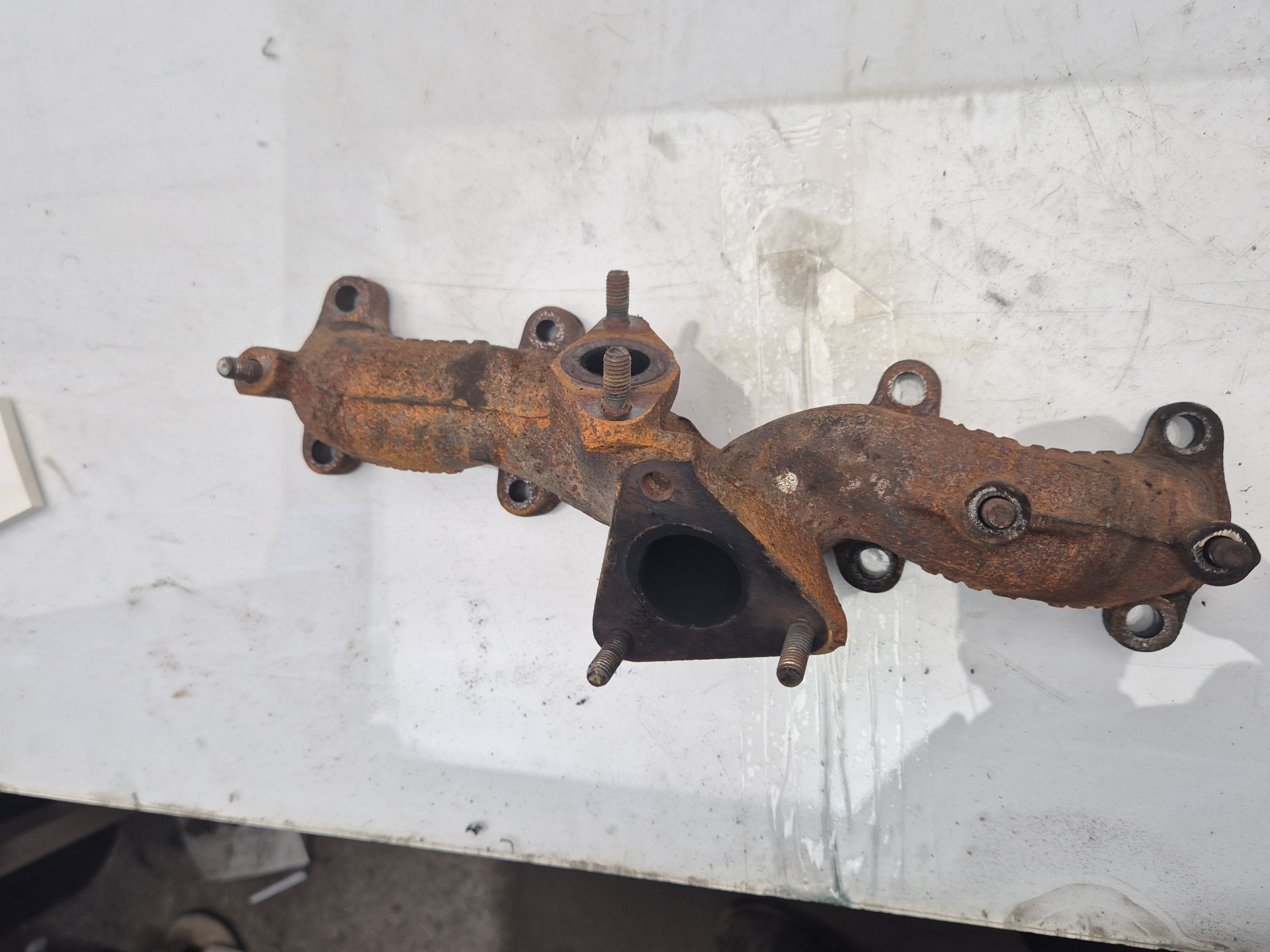 COLECTOR ESCAPE AUDI A4 