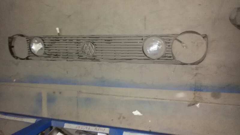 REJILLA DELANTERA VOLKSWAGEN POLO 