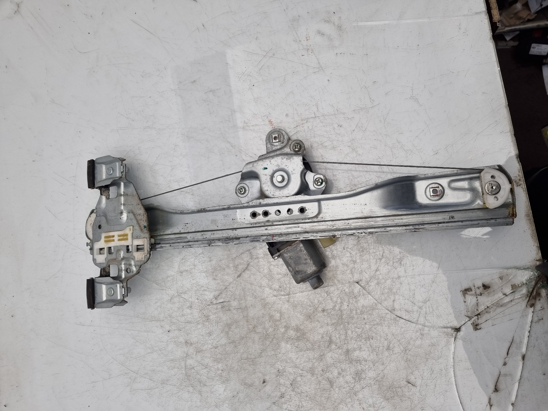 ELEVALUNAS TRASERO DERECHO CHEVROLET CRUZE Z20D1