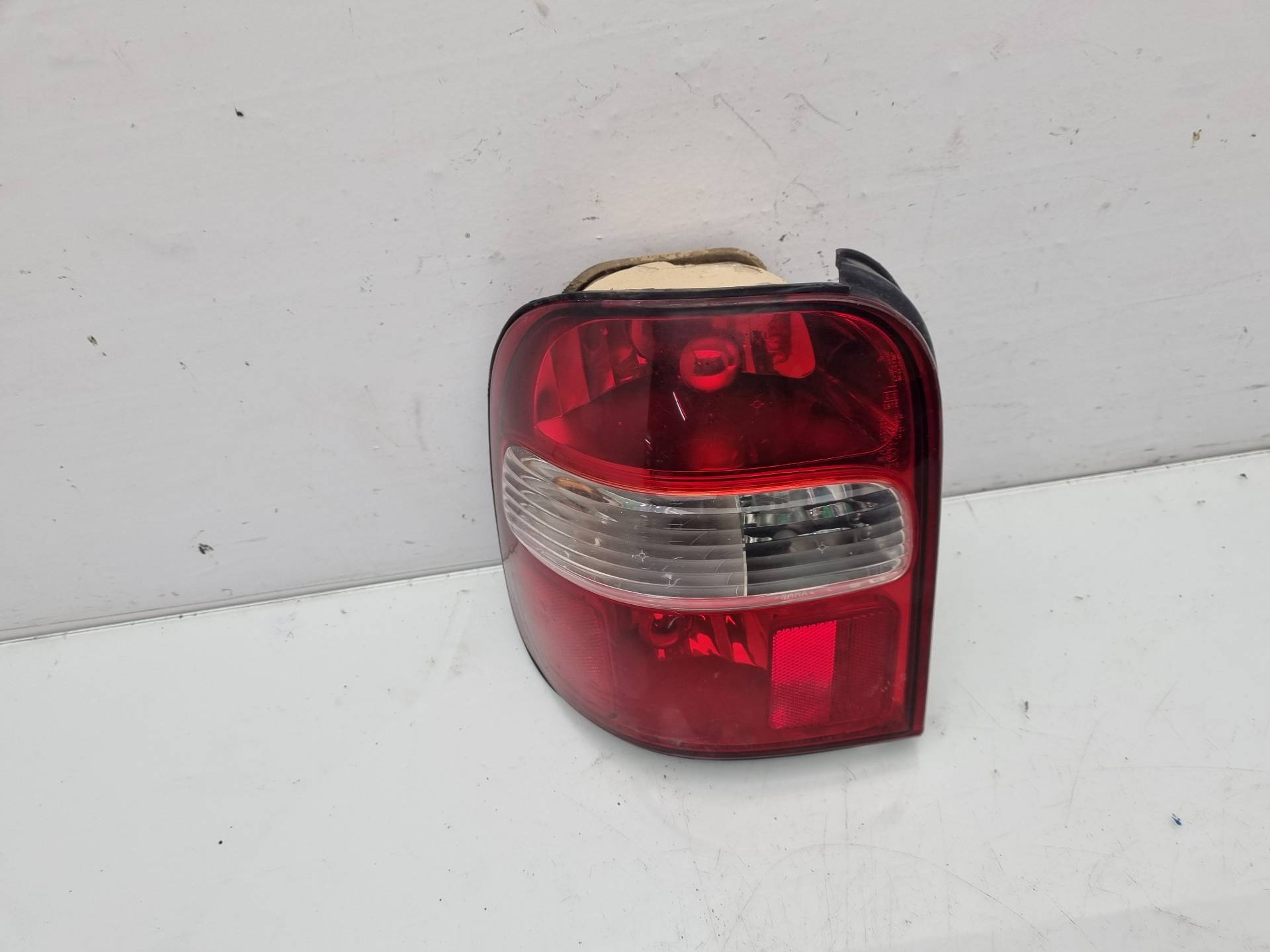 PILOTO TRASERO IZQUIERDO KIA SPORTAGE RE