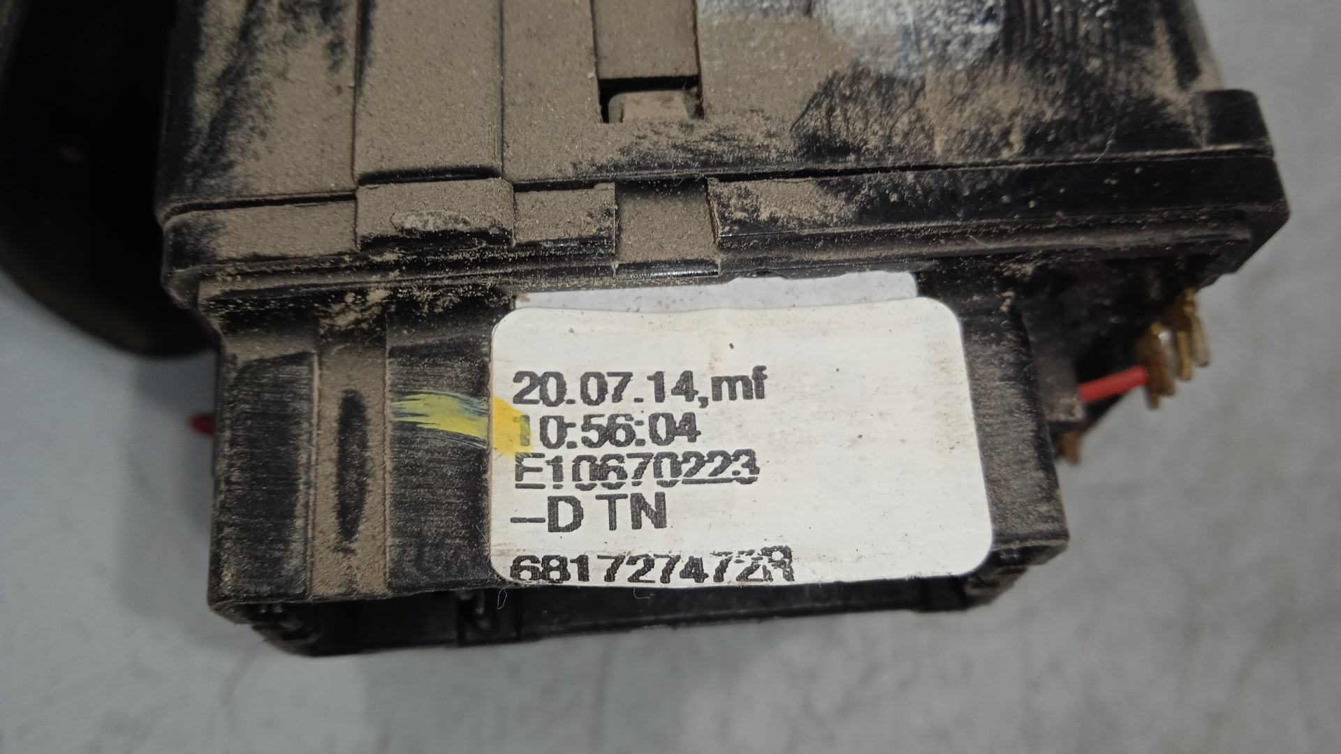 MANDO LIMPIA DACIA DOKKER 