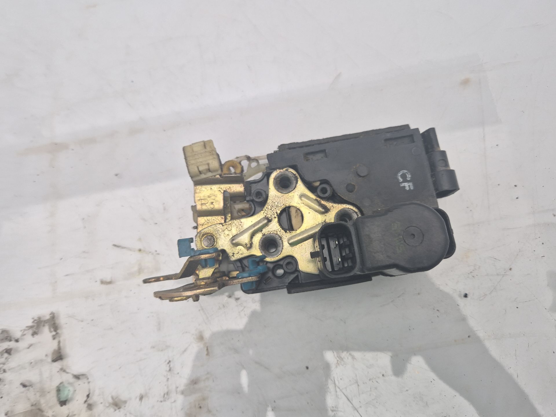 CERRADURA PUERTA DELANTERA DERECHA CHEVROLET AVEO 