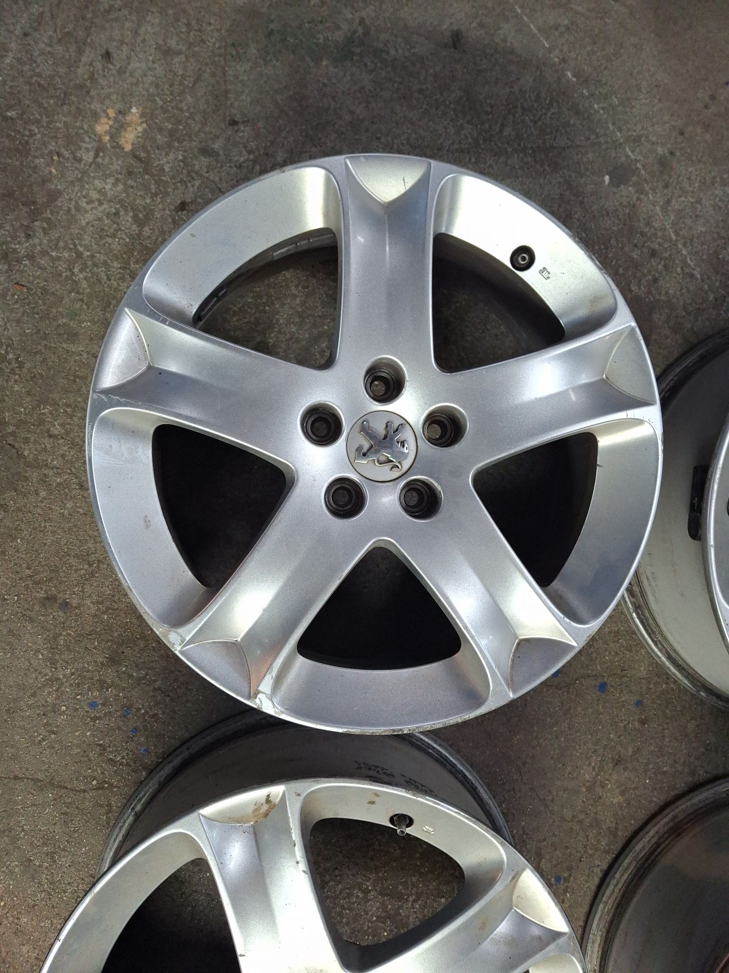 JUEGO LLANTAS PEUGEOT 407 