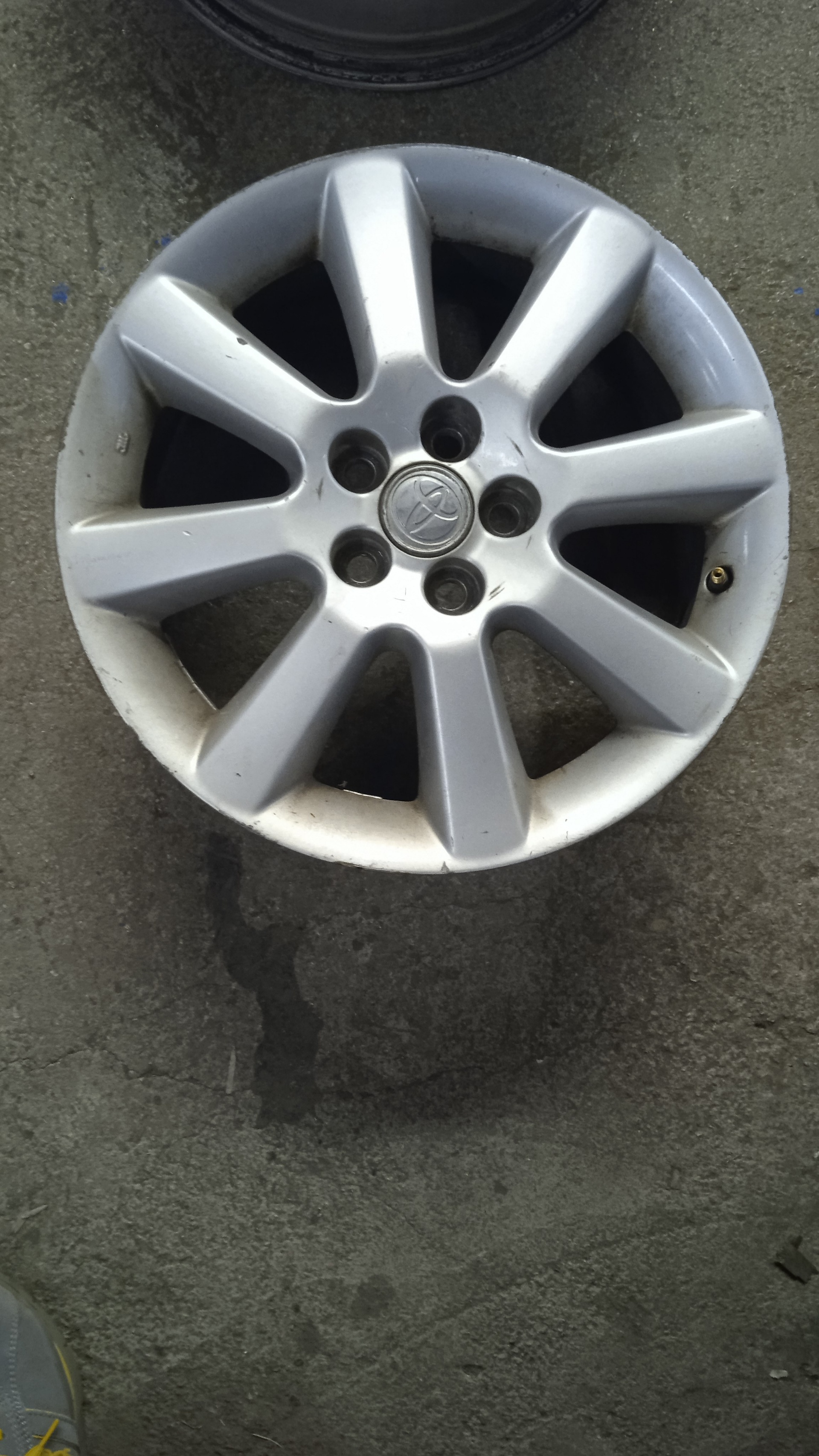 JUEGO LLANTAS TOYOTA AVENSIS 1CDFTV