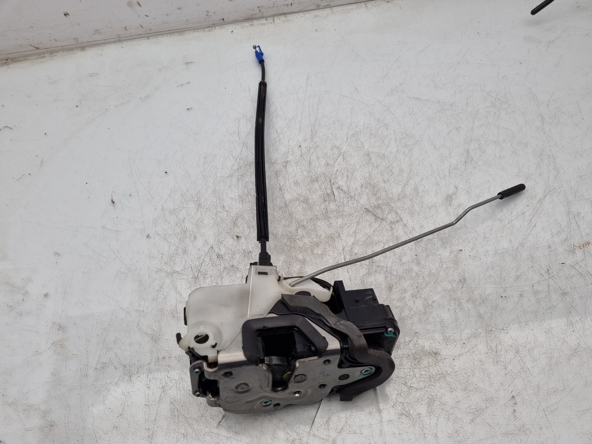 CERRADURA PUERTA DELANTERA DERECHA CHEVROLET CRUZE Z20D1