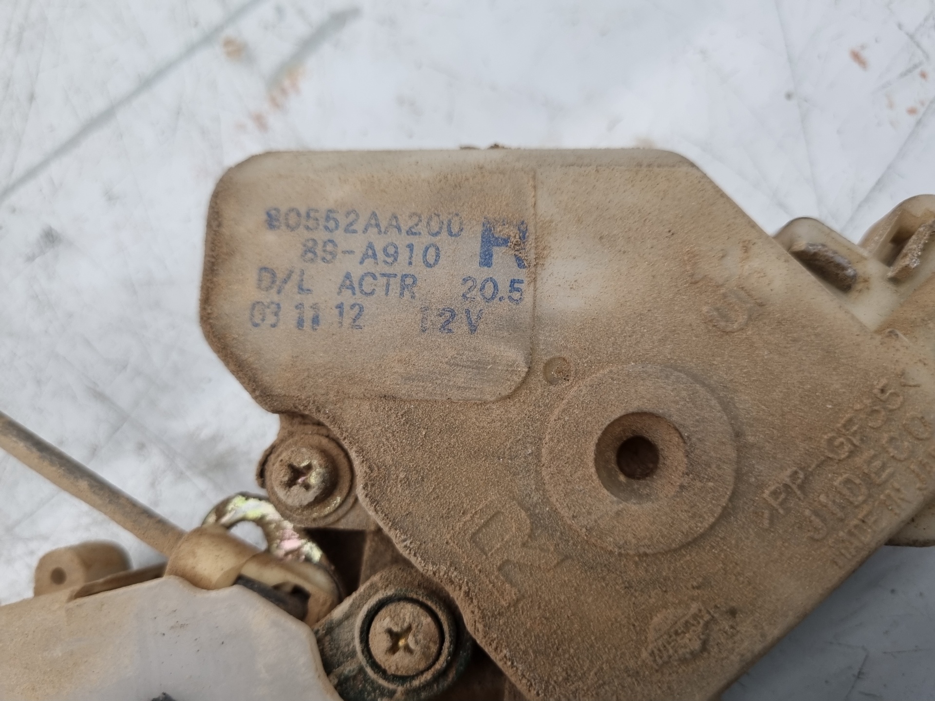 CERRADURA PUERTA DELANTERA DERECHA NISSAN X-TRAIL YD22