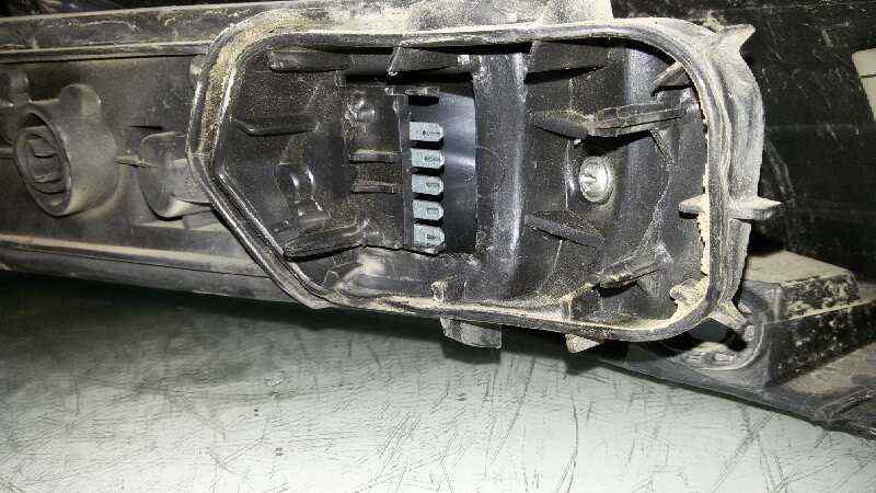 PILOTO TRASERO IZQUIERDO OPEL CORSA Y 17 DT