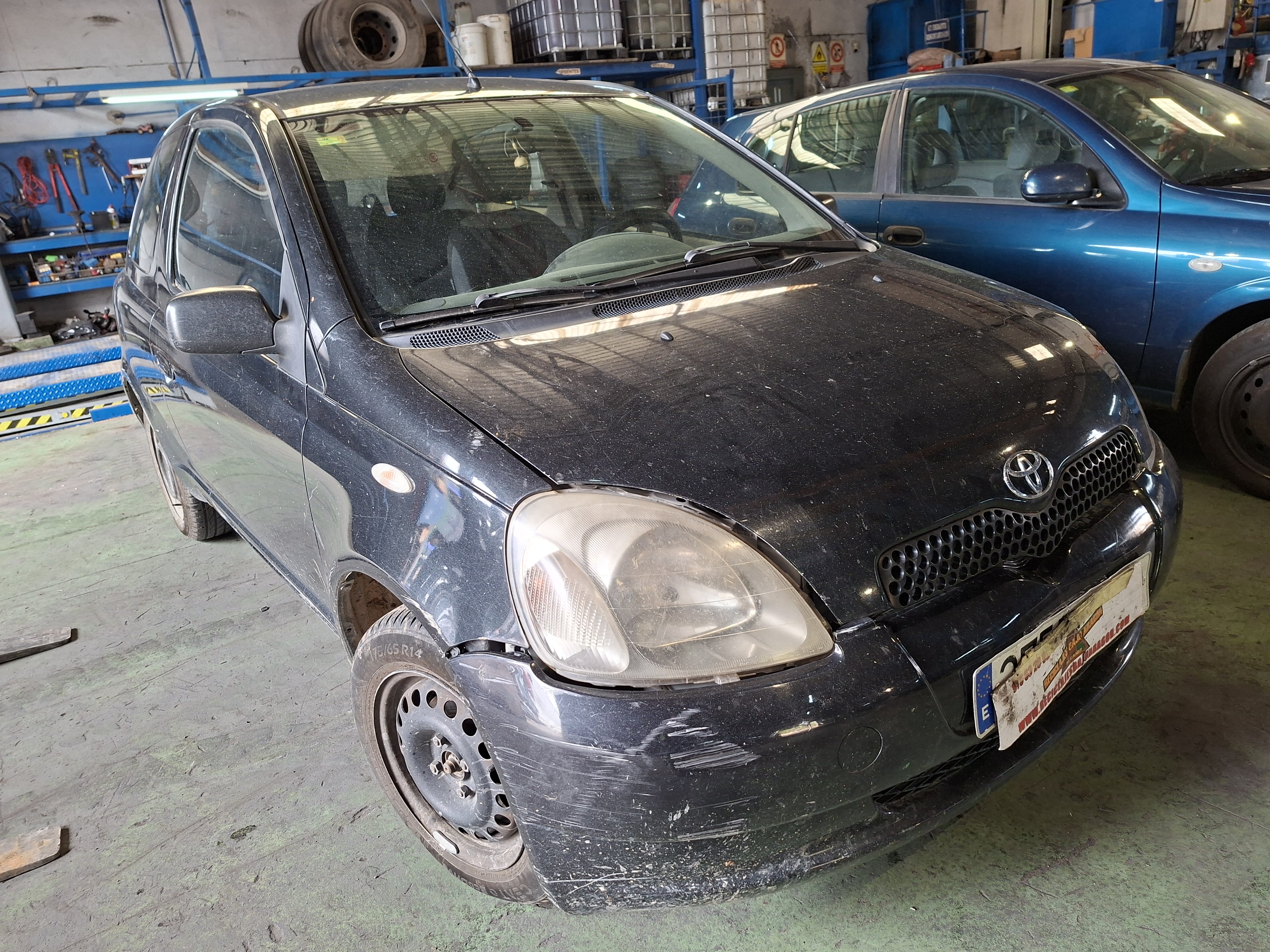 FARO DERECHO TOYOTA YARIS 