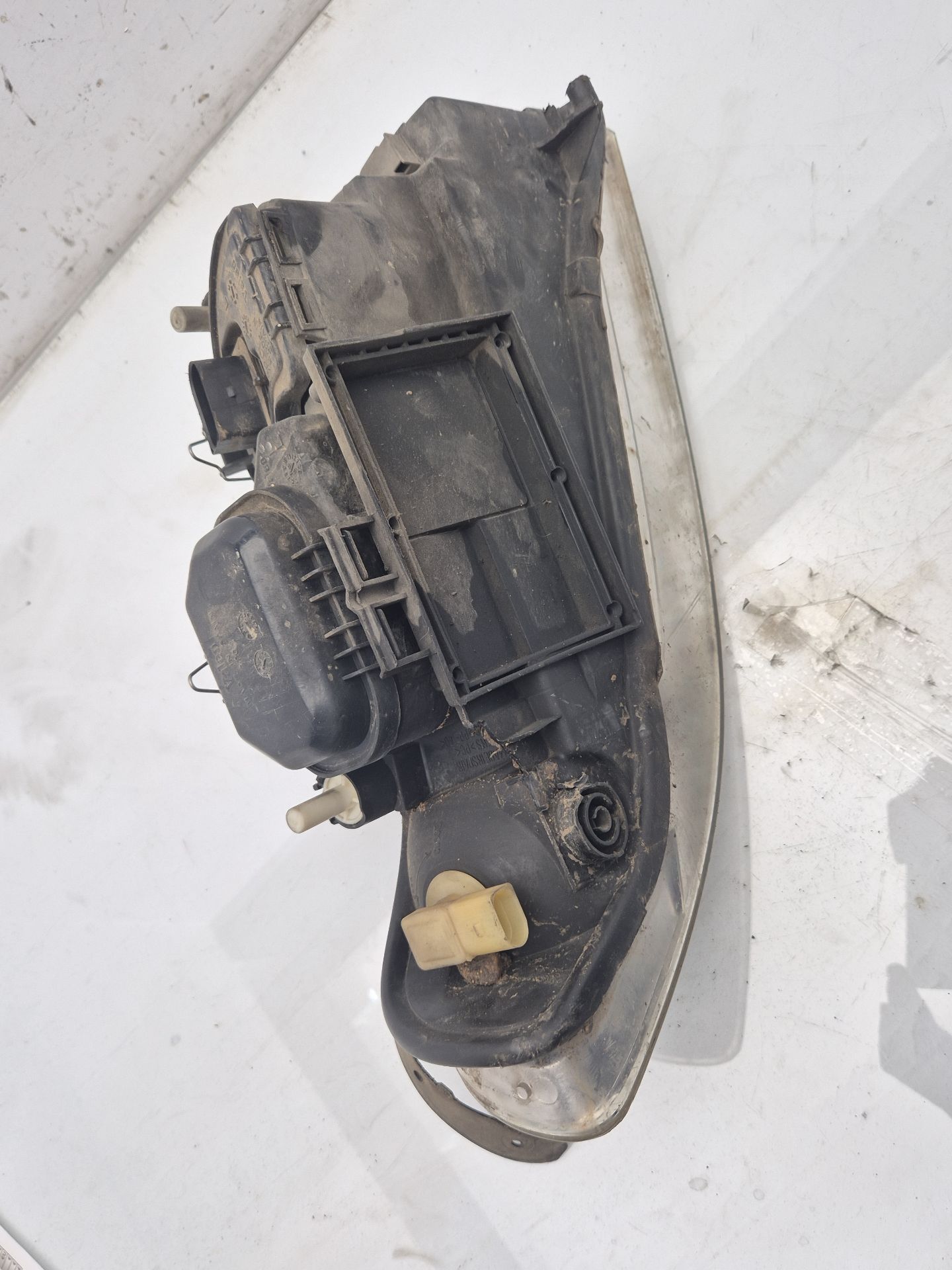 FARO IZQUIERDO AUDI A4 