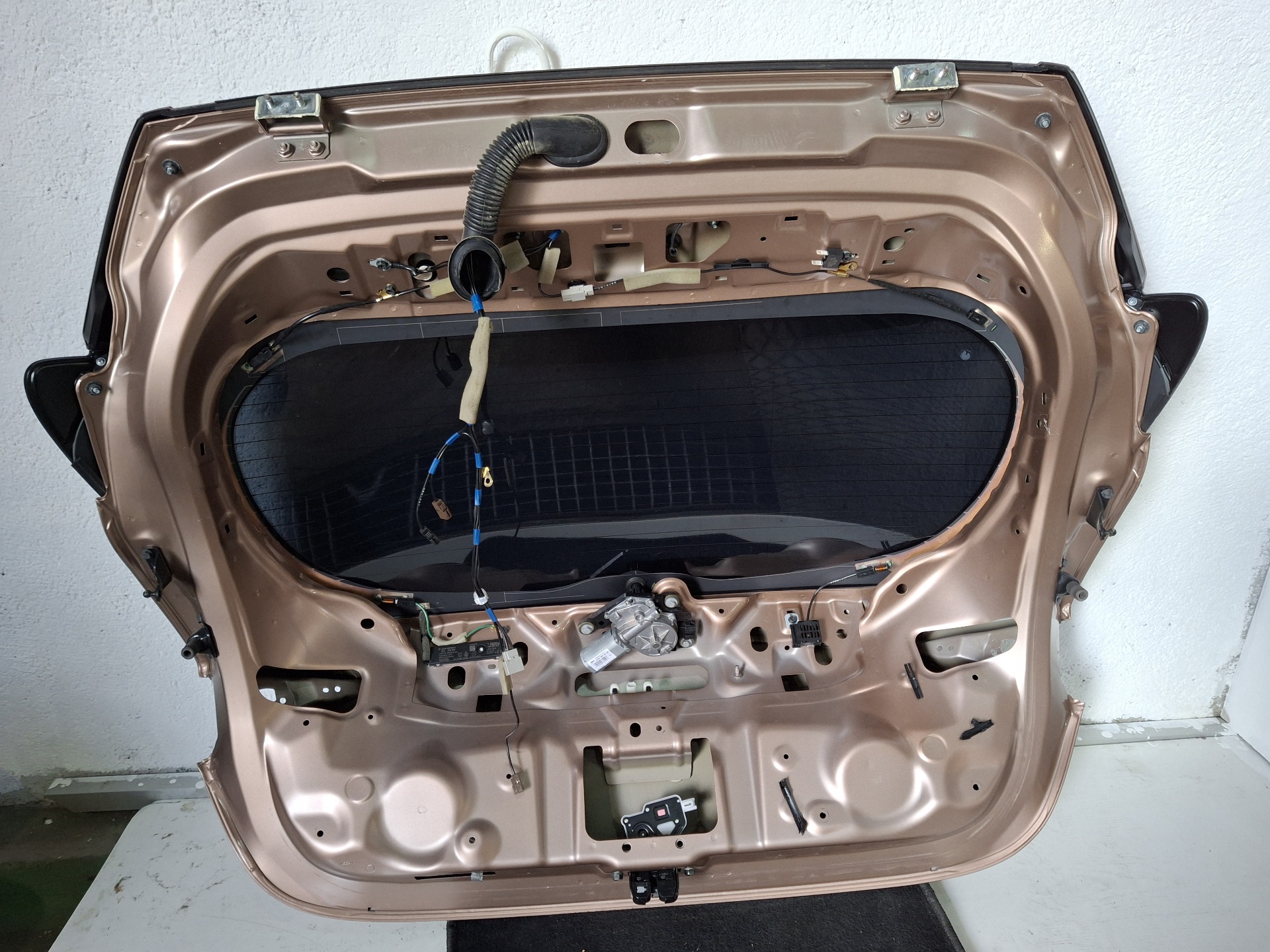 PORTON TRASERO INFINITI Q30 270910