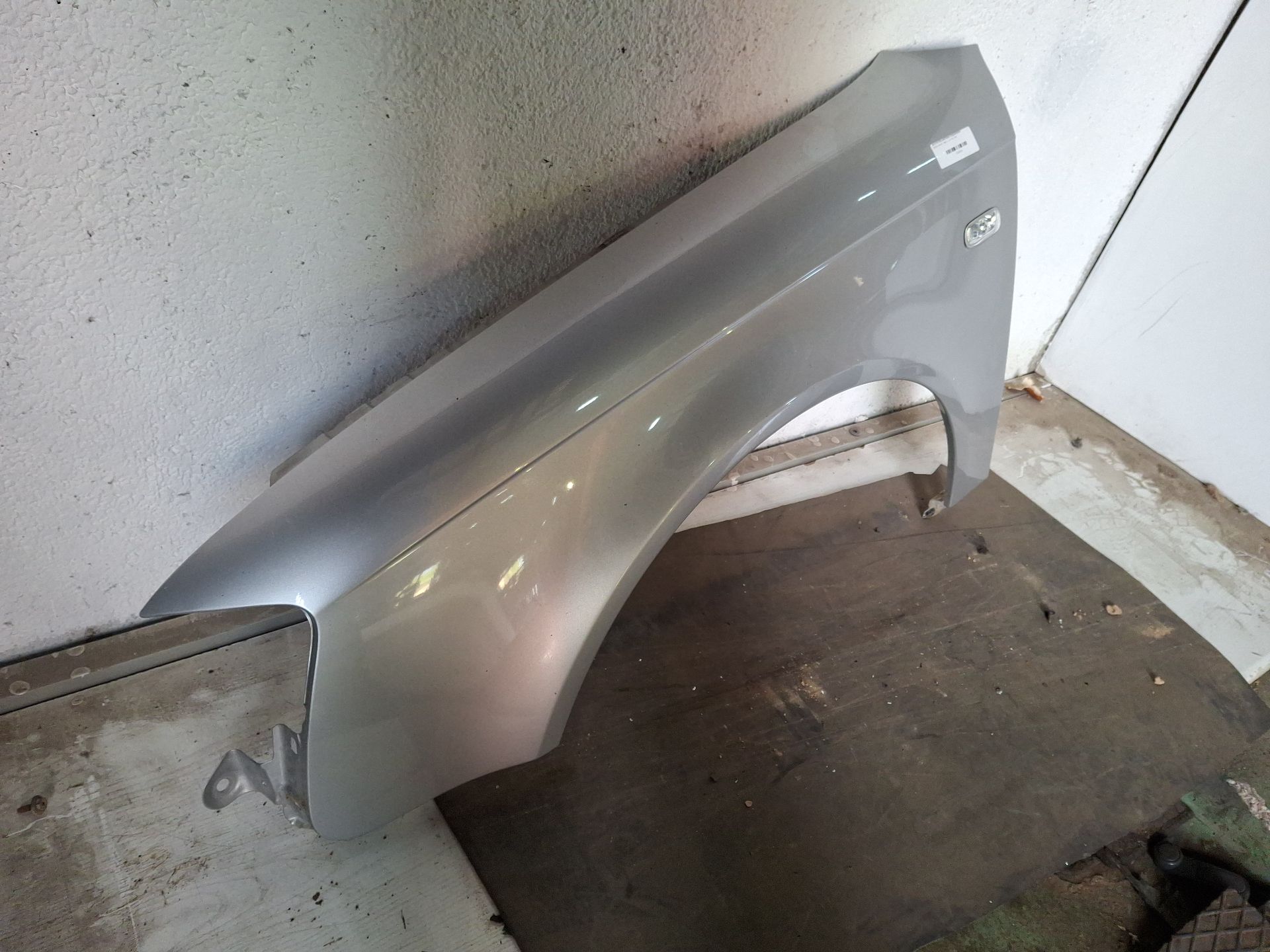 ALETA DELANTERA IZQUIERDA AUDI A4 