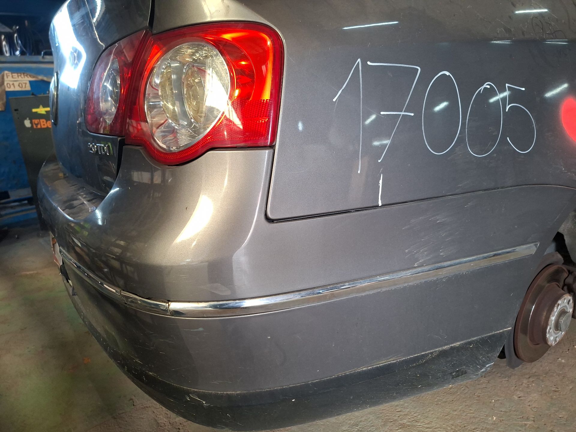 PARAGOLPES TRASERO VOLKSWAGEN PASSAT 