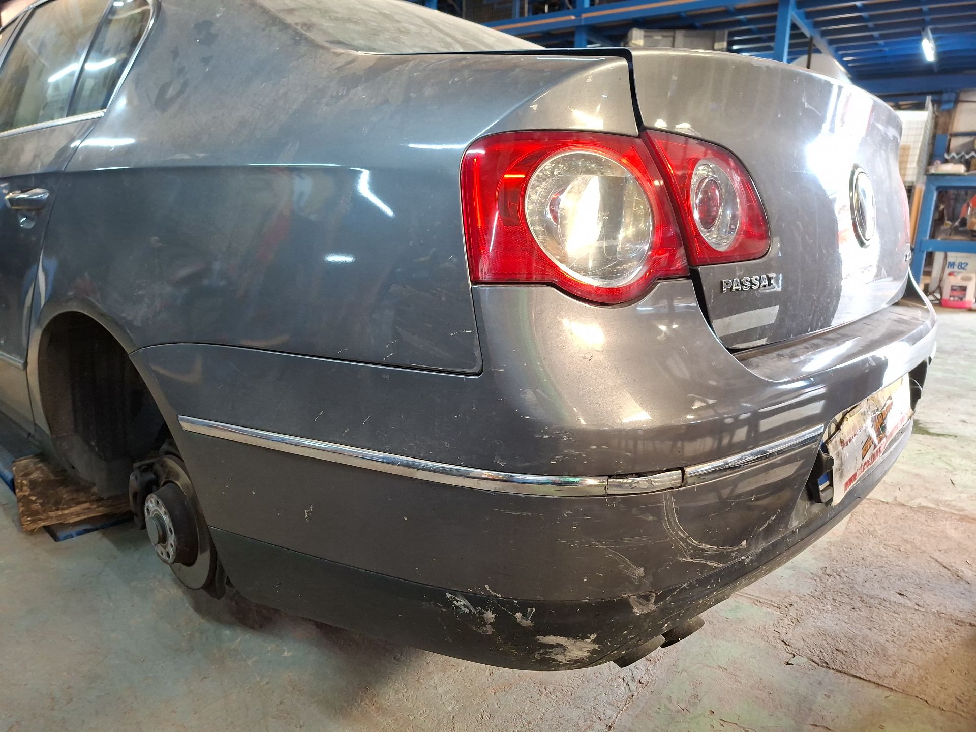 PARAGOLPES TRASERO VOLKSWAGEN PASSAT 