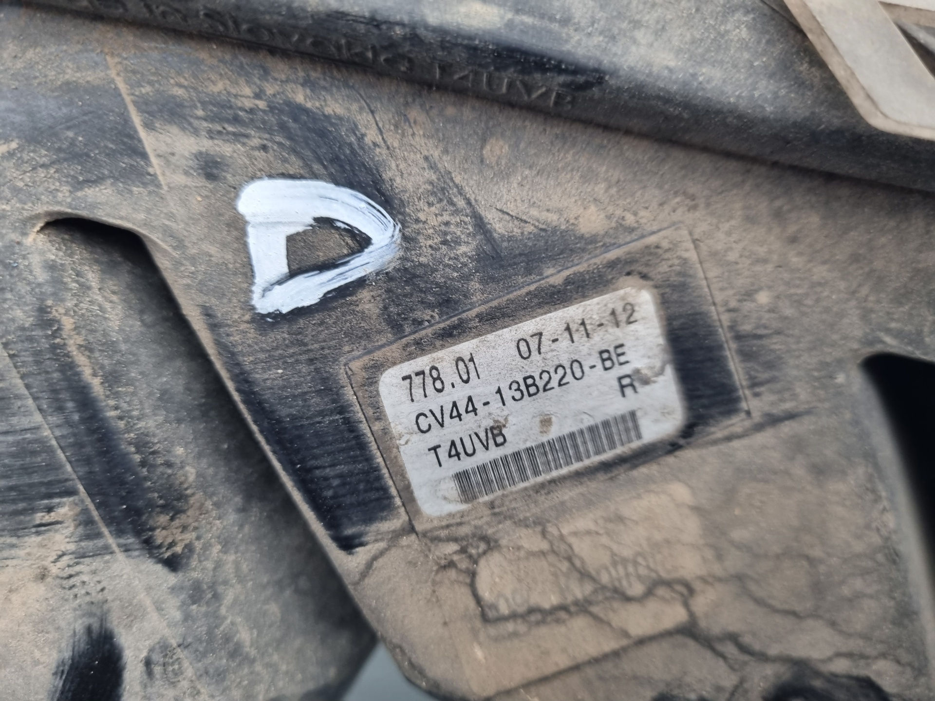 FARO ANTINIEBLA DERECHO FORD KUGA UFMA