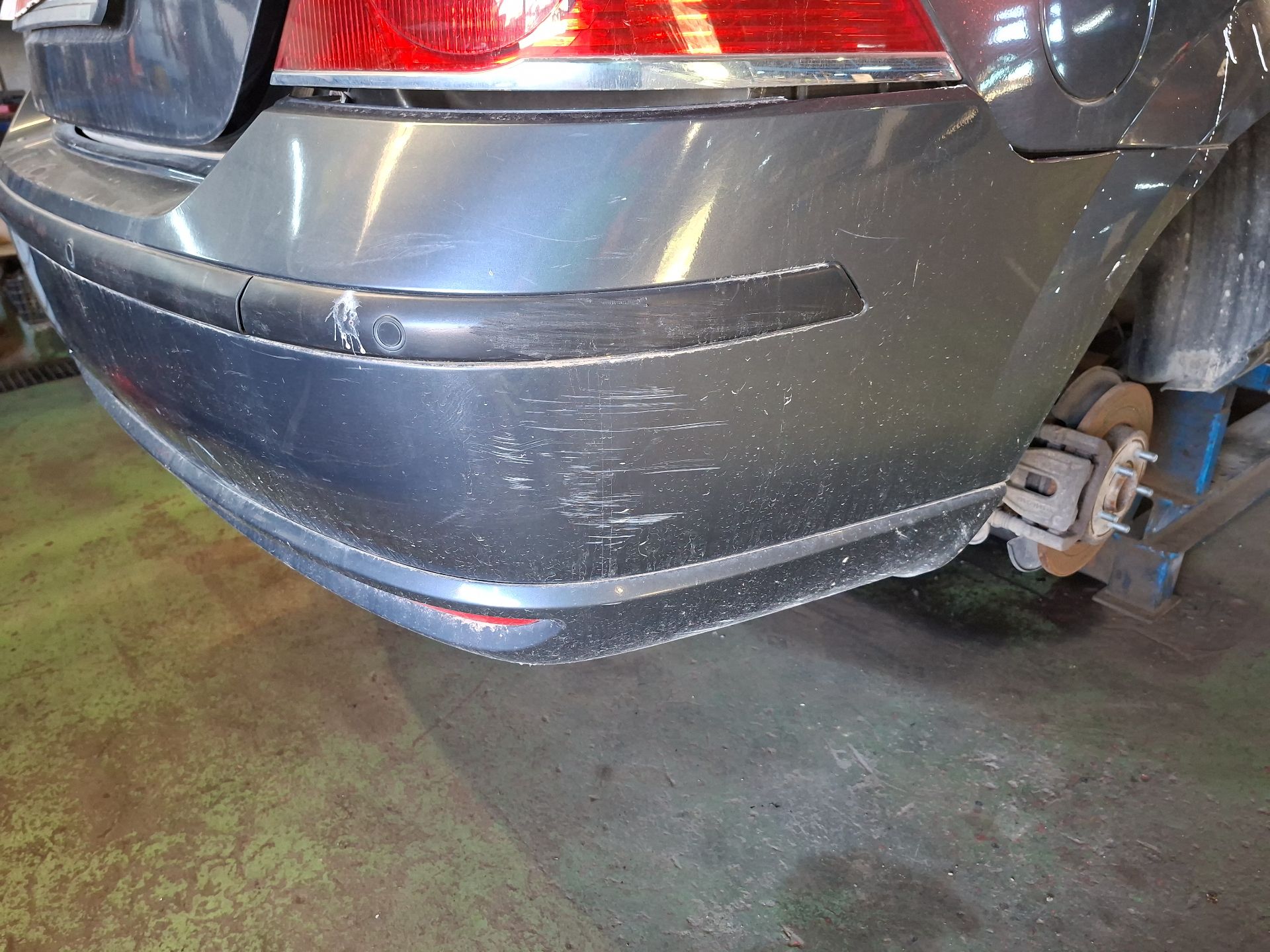 PARAGOLPES TRASERO FORD MONDEO 
