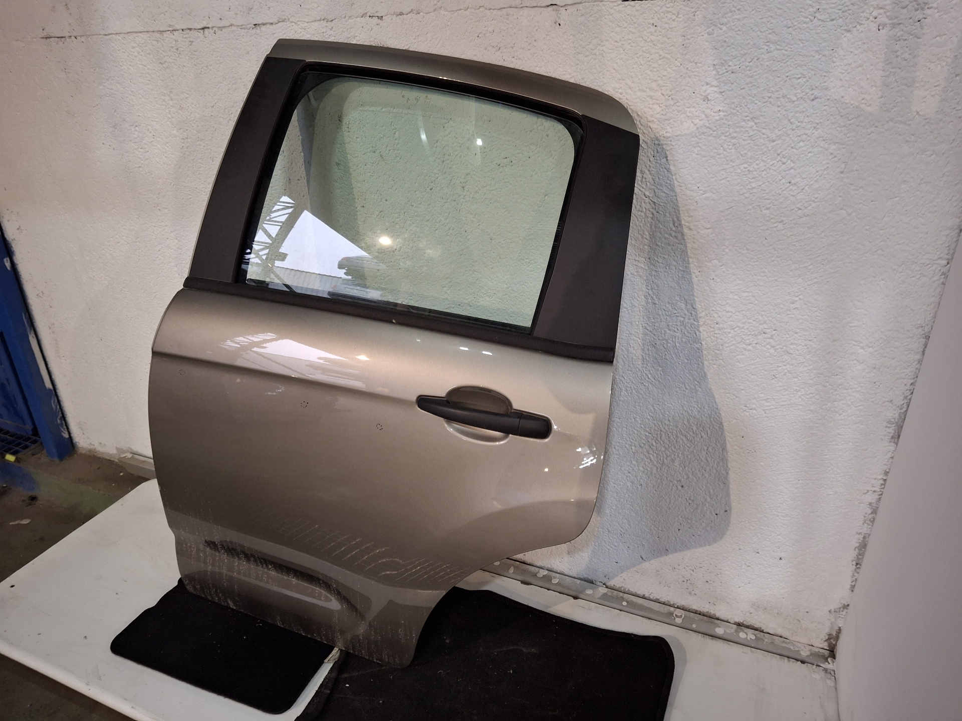 PUERTA TRASERA IZQUIERDA CITROEN C3 8HR