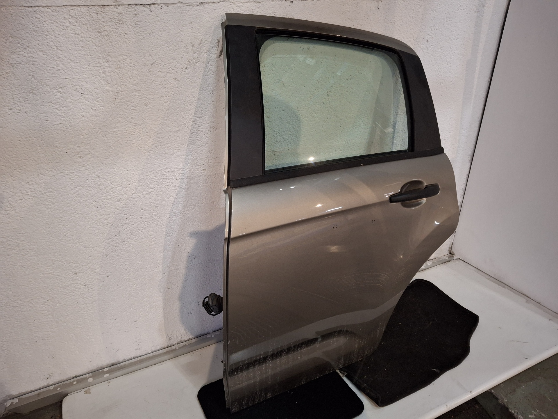 PUERTA TRASERA IZQUIERDA CITROEN C3 8HR