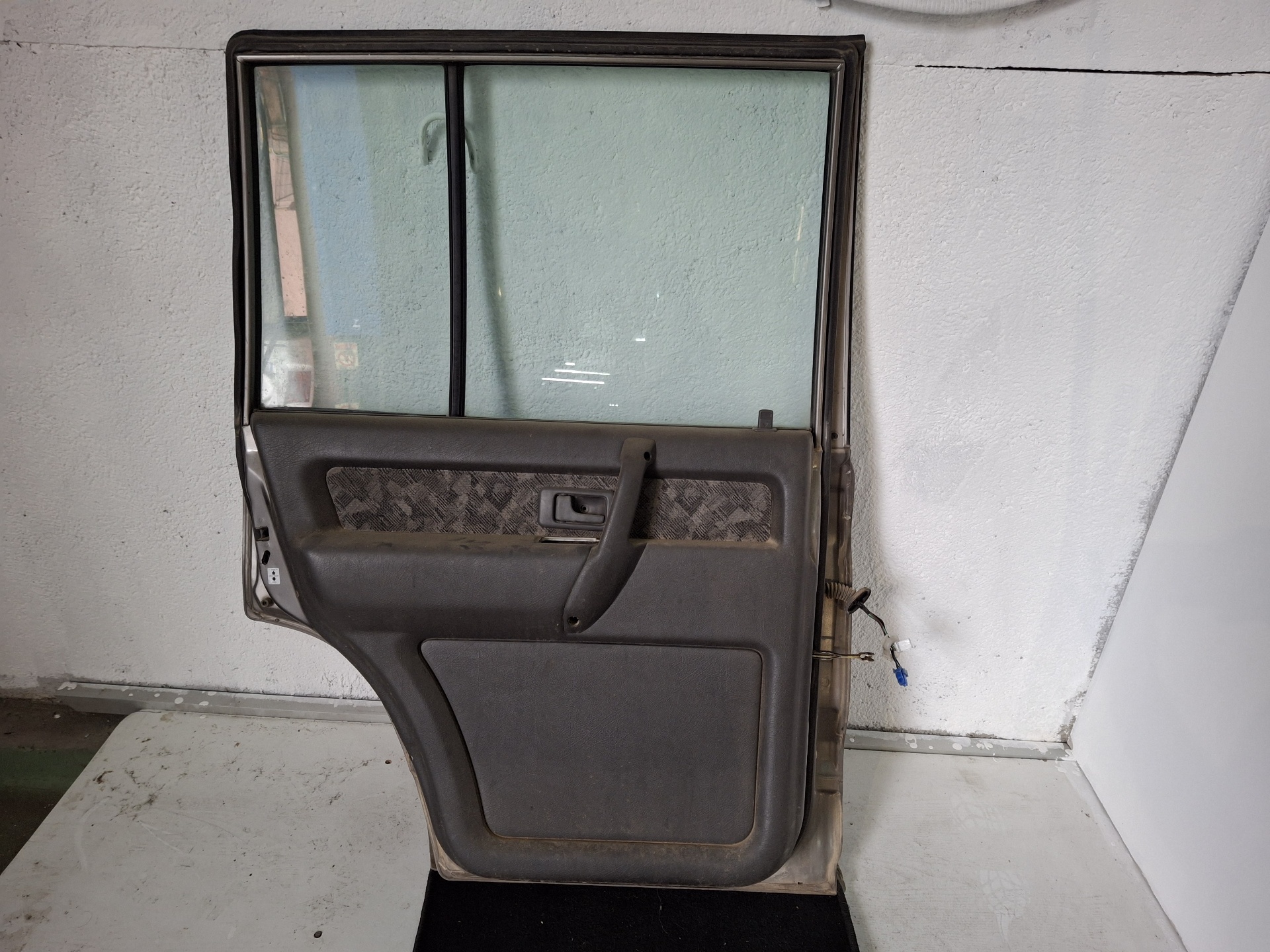 PUERTA TRASERA IZQUIERDA ISUZU TROOPER 4JX1