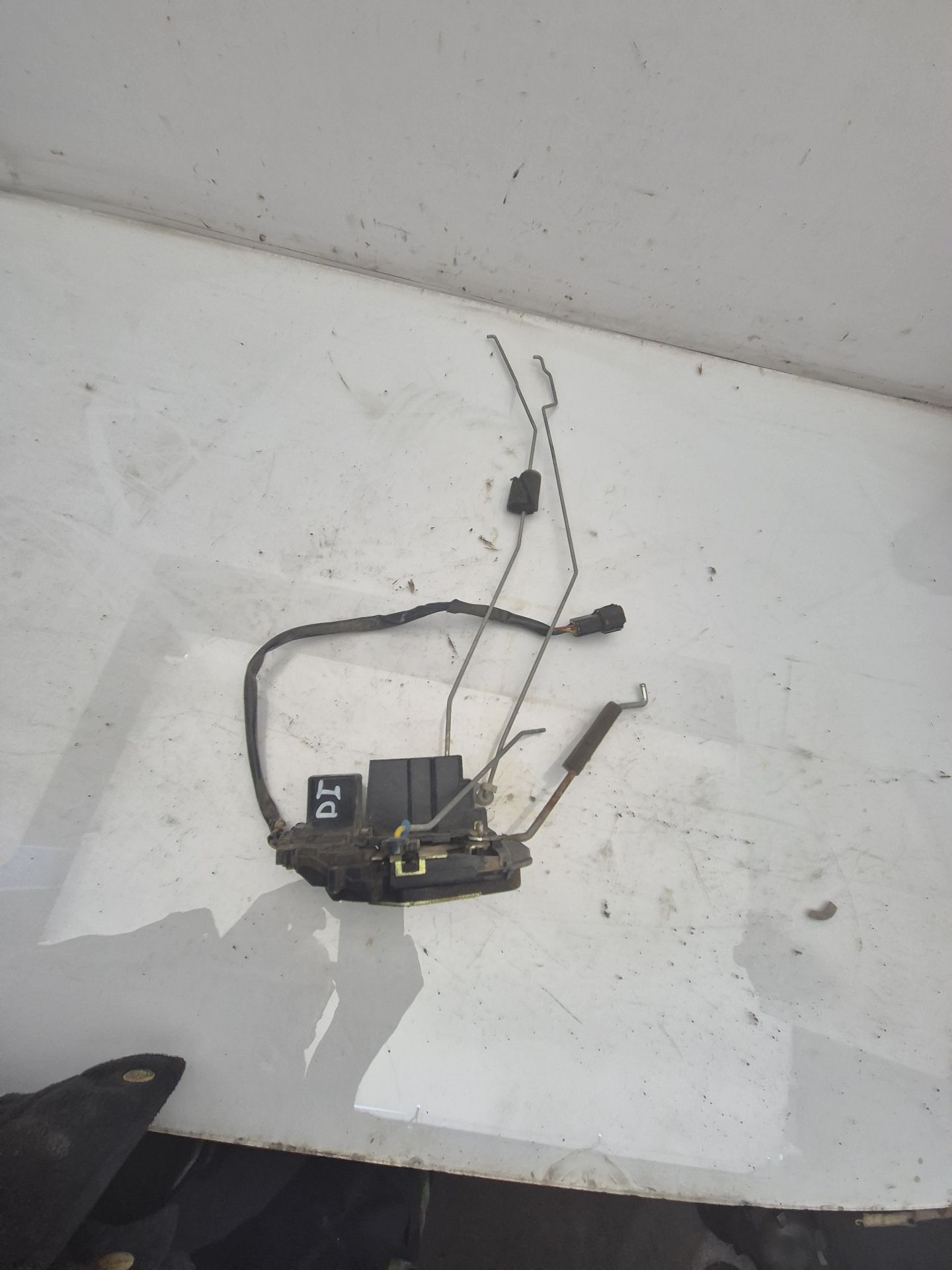 CERRADURA PUERTA DELANTERA IZQUIERDA KIA CARENS 