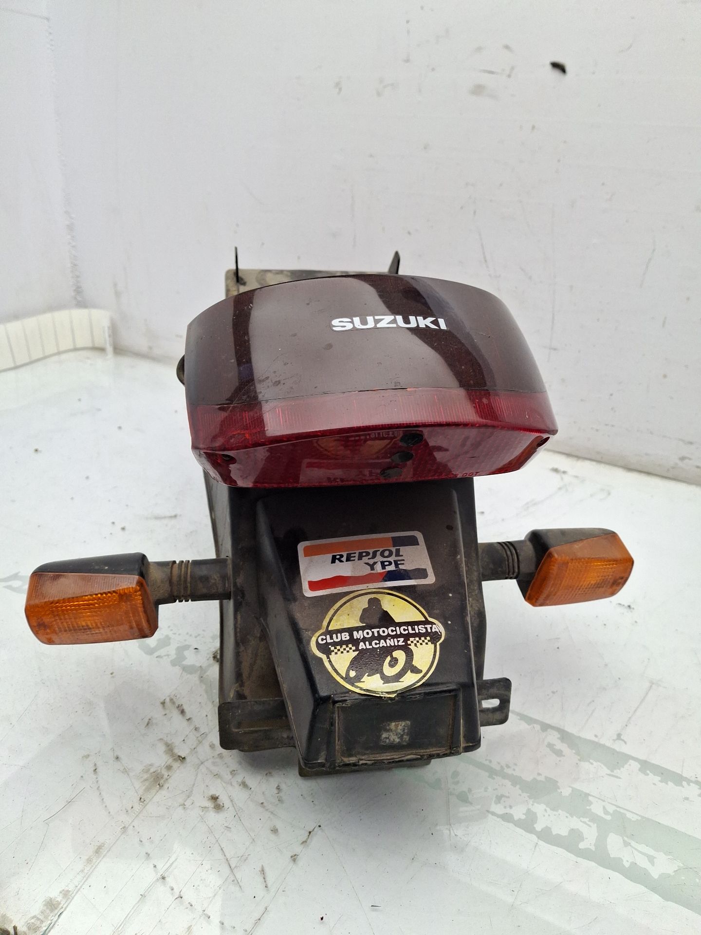 PORTAMATRICULAS SUZUKI GSX 