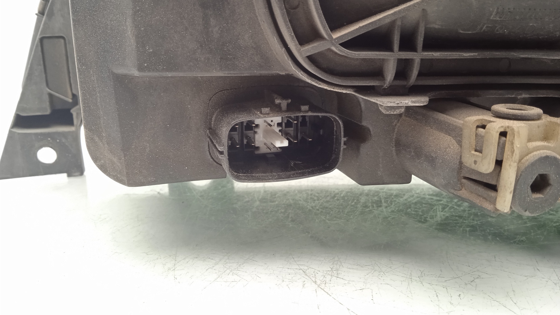 FARO DERECHO MAZDA 6 L8