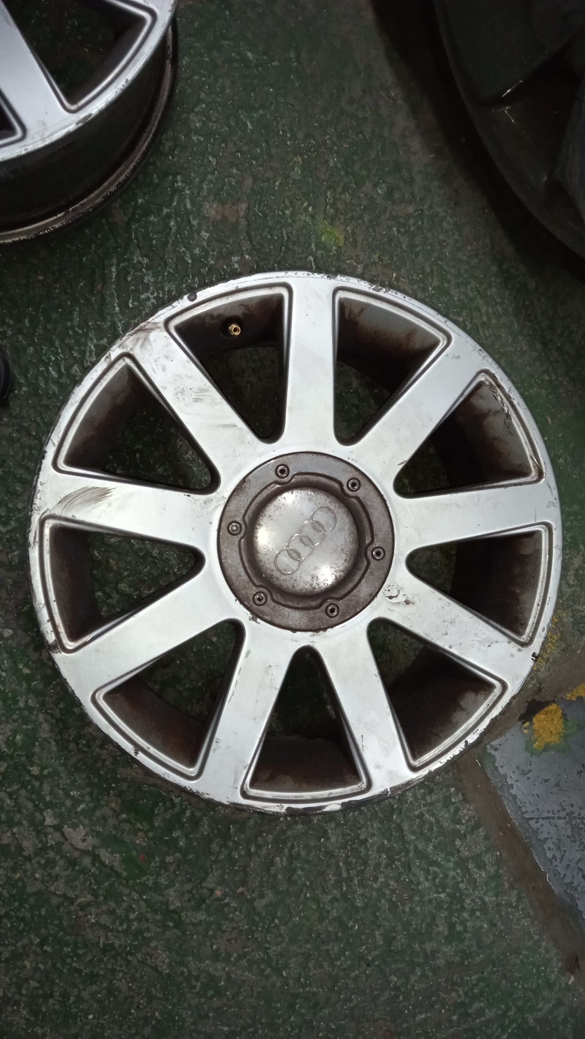 JUEGO LLANTAS AUDI A4 AWX