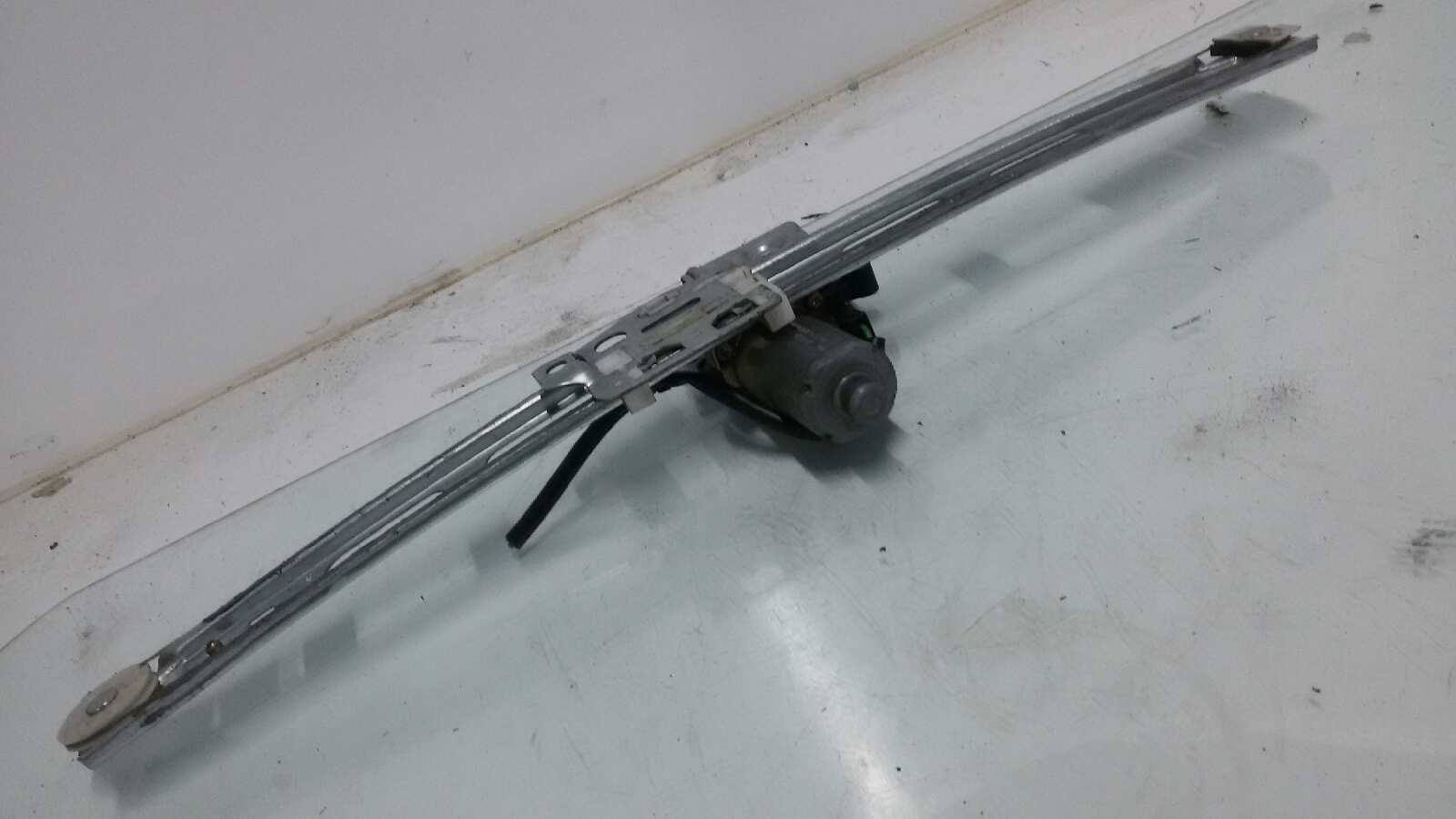 ELEVALUNAS DELANTERO DERECHO MERCEDES-BENZ CLASE A M166940