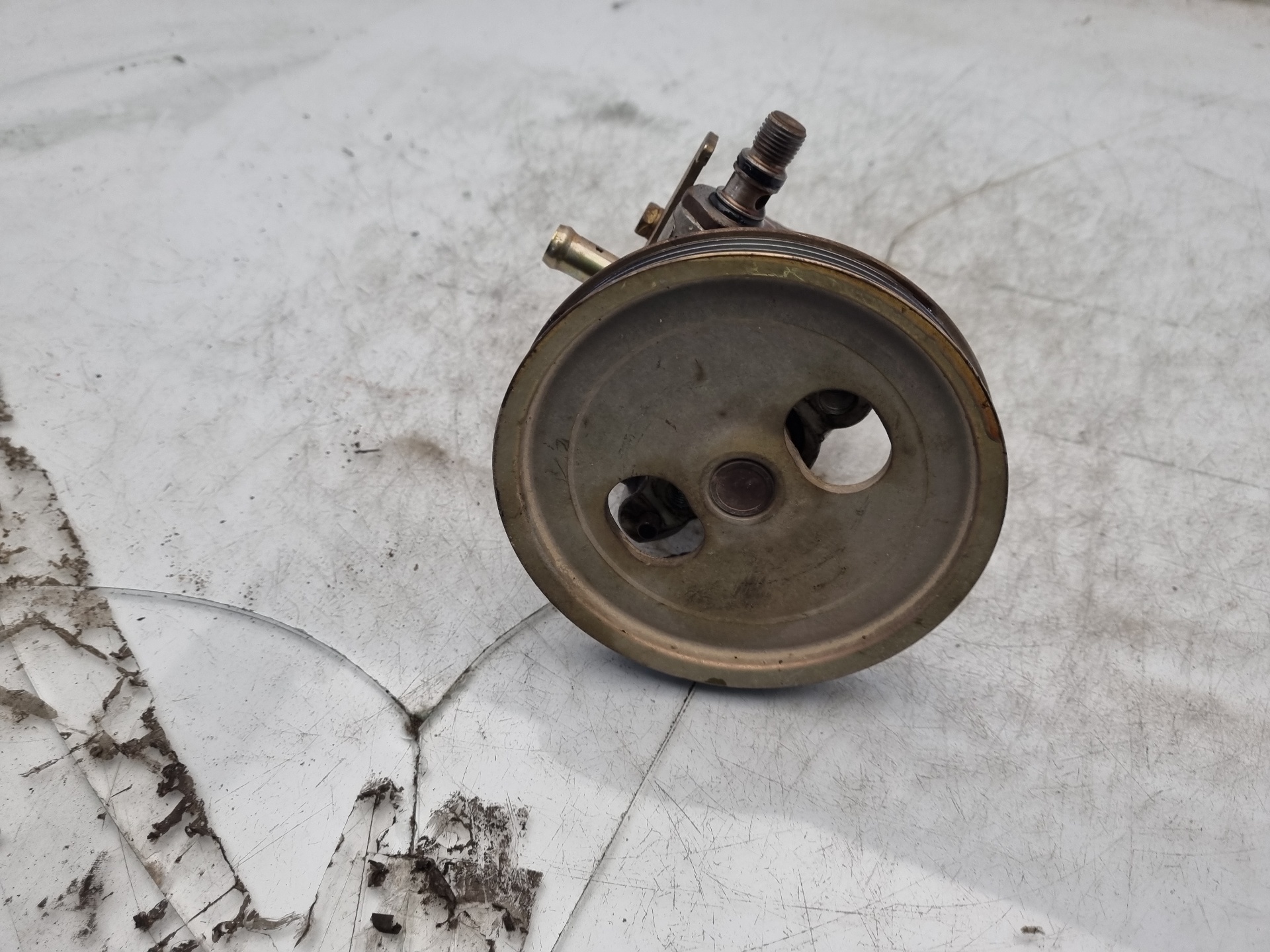 BOMBA DIRECCION MITSUBISHI GALLOPER 4D56