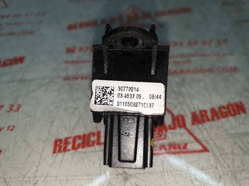 MANDO ELEVALUNAS DELANTERO DERECHO VOLVO V50 D4164T