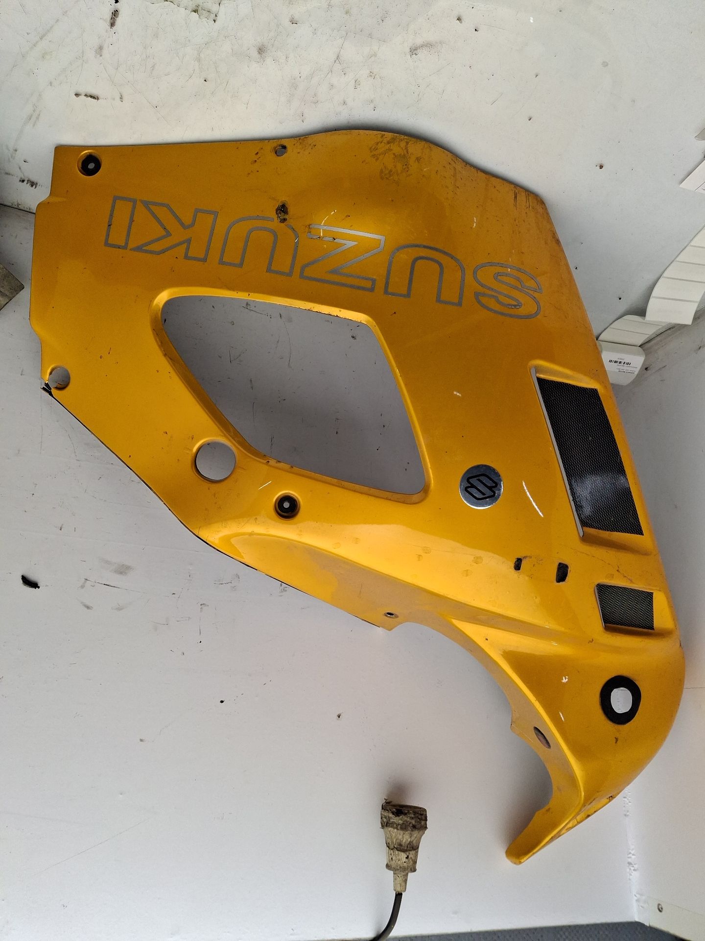 CARENADO DELANTERO DERECHO SUZUKI GSX 