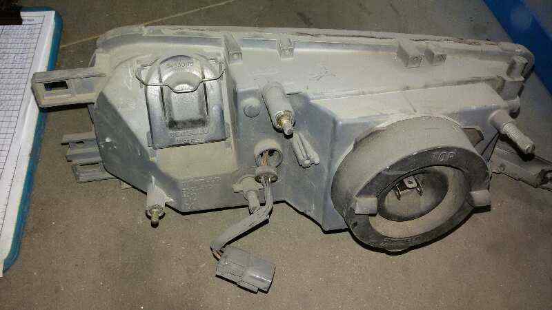 FARO DERECHO NISSAN PRIMERA SR20DI