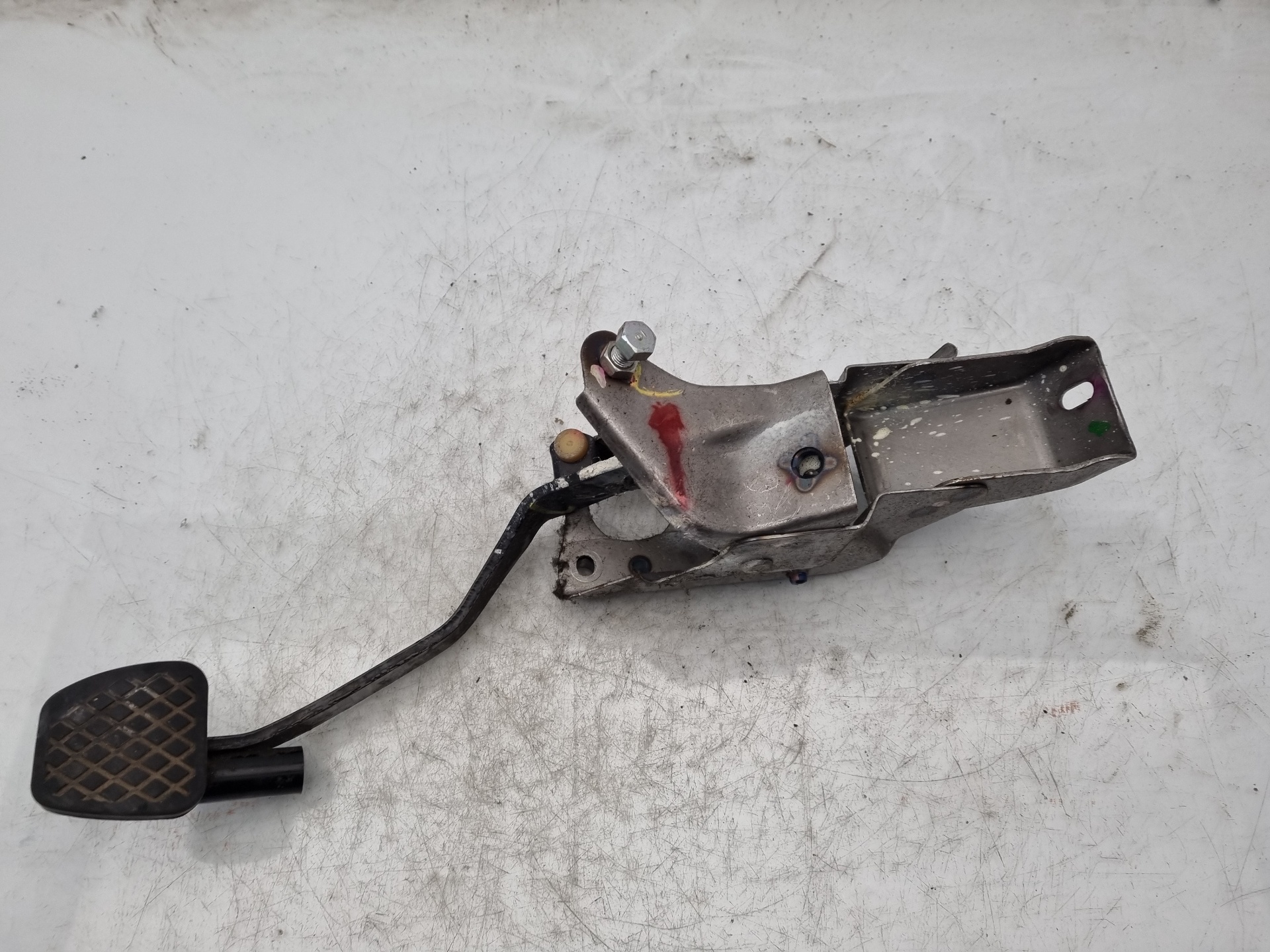 PEDAL EMBRAGUE HONDA CIVIC D16V1