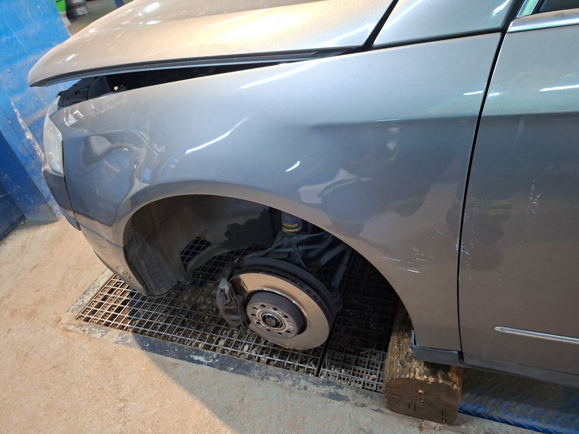 ALETA DELANTERA IZQUIERDA VOLKSWAGEN PASSAT 