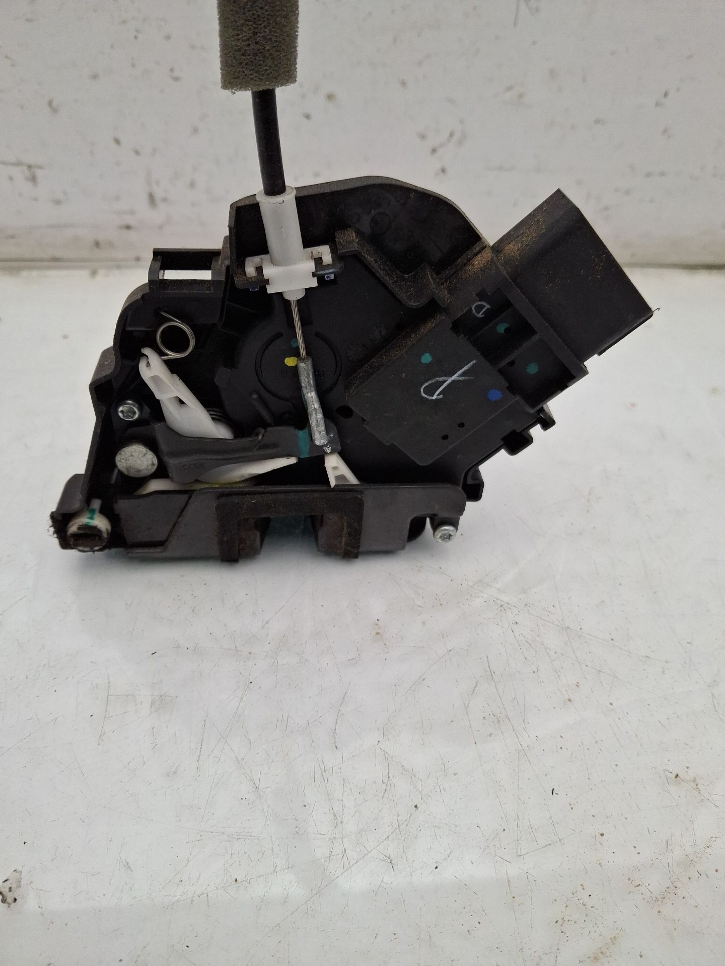 CERRADURA PUERTA TRASERA IZQUIERDA FORD KA+ 