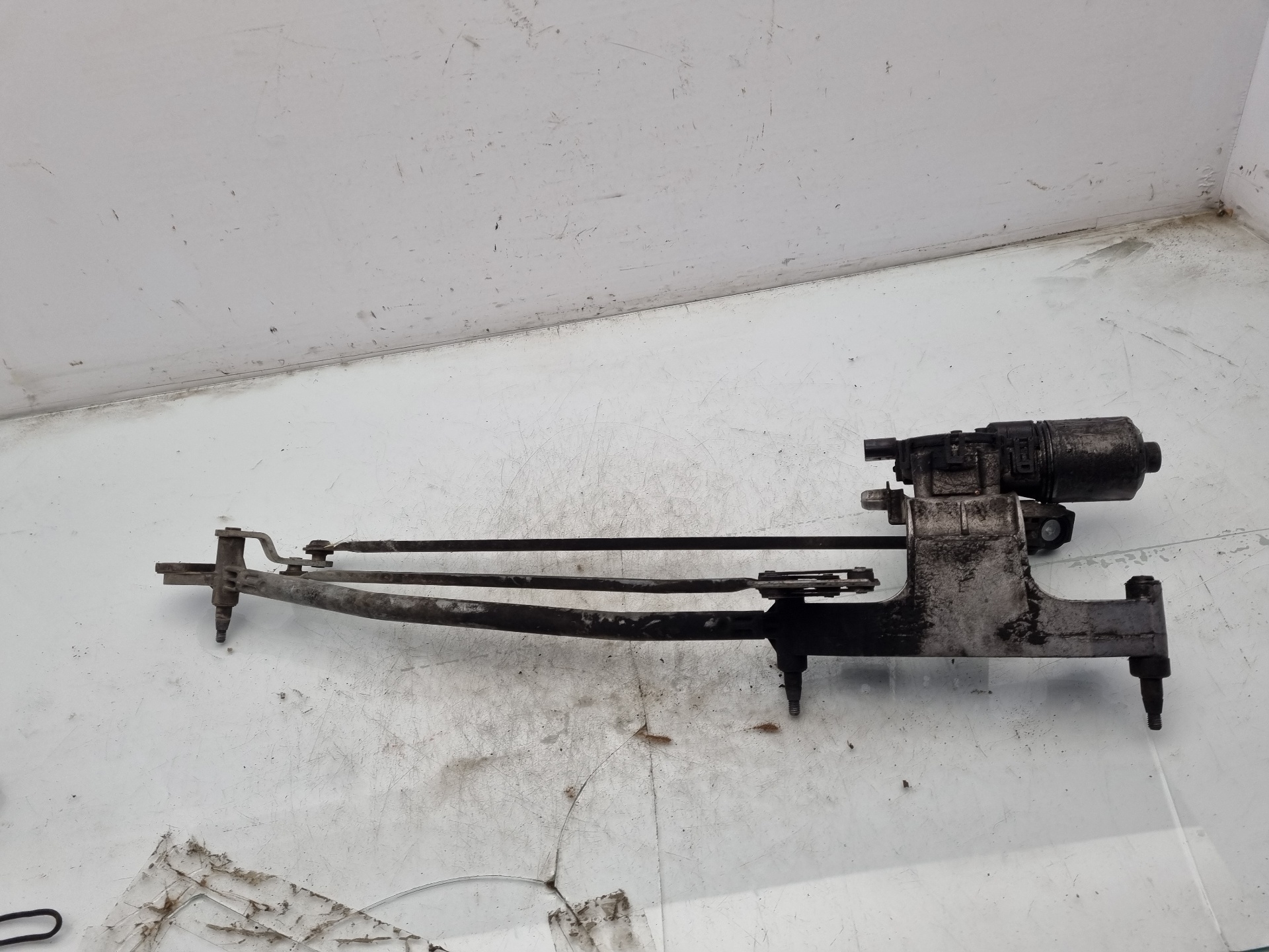 MOTOR LIMPIA DELANTERO FORD FOCUS G8DA