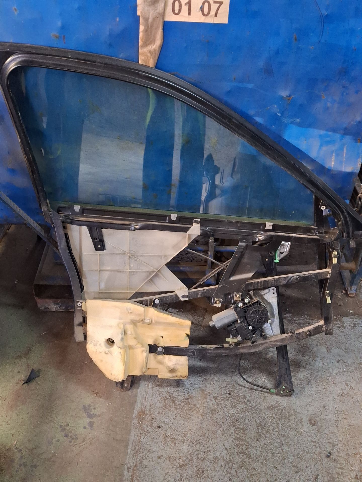 ELEVALUNAS DELANTERO IZQUIERDO AUDI A4 