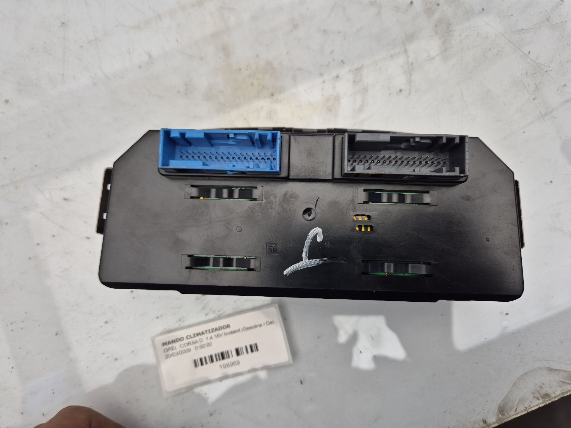  OPEL CORSA D 1.4 16V bivalent (Gasolina / Gas licuado del petr?leo. GPL)