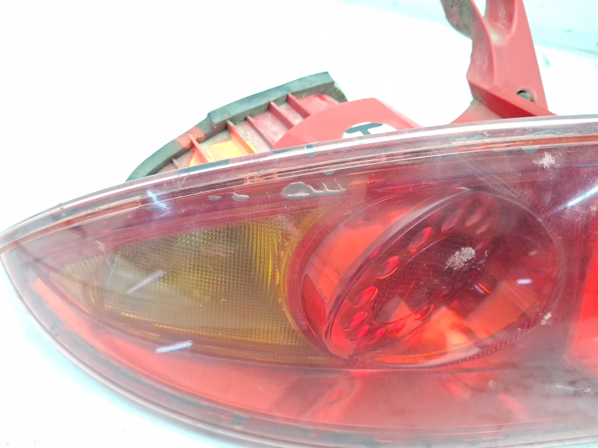 PILOTO TRASERO IZQUIERDO SEAT LEON 