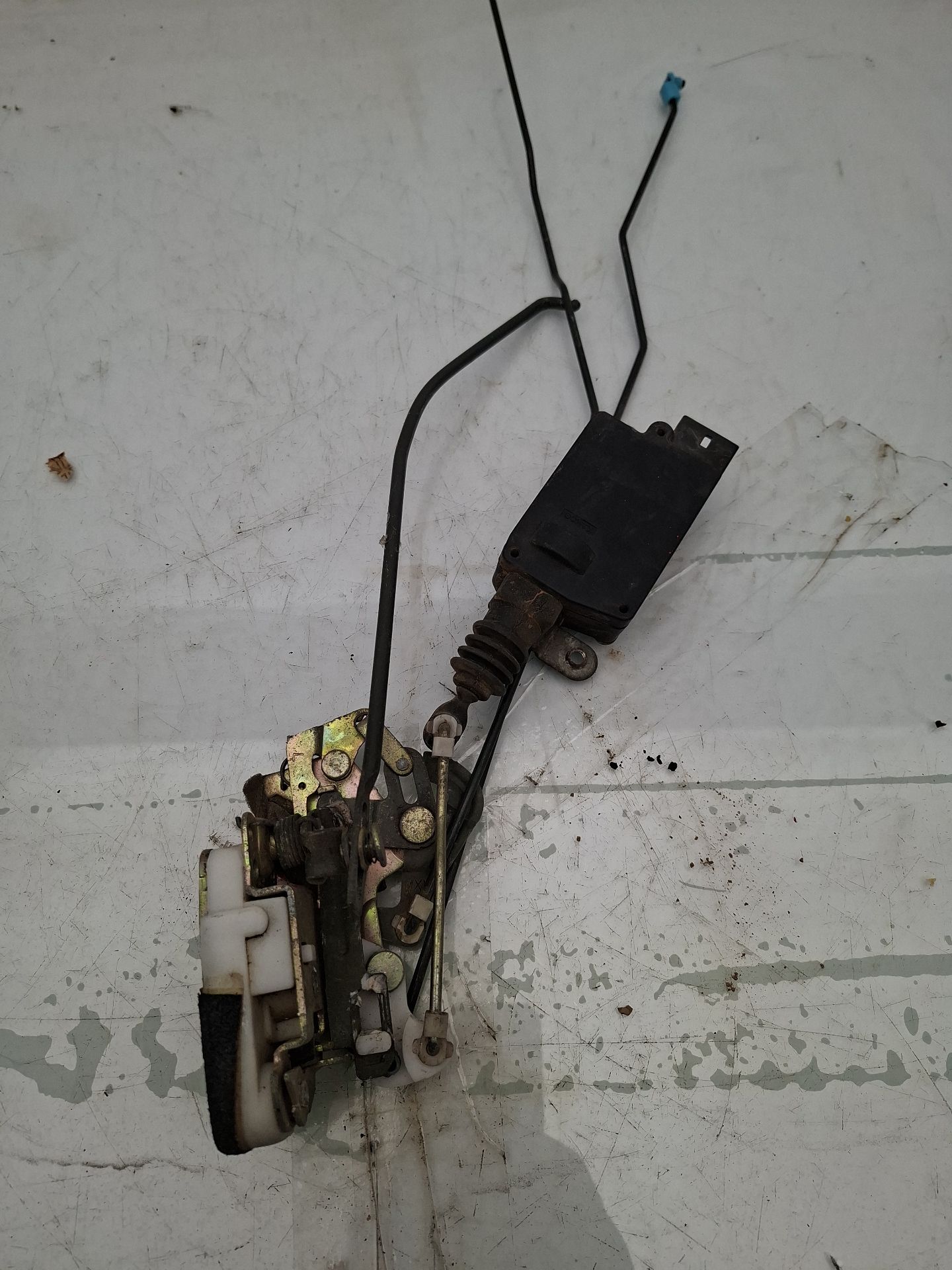 CERRADURA PUERTA TRASERA IZQUIERDA HYUNDAI ATOS 