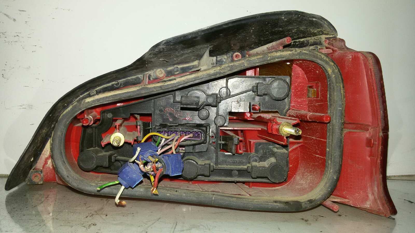 PILOTO TRASERO IZQUIERDO PEUGEOT 106 HDZ