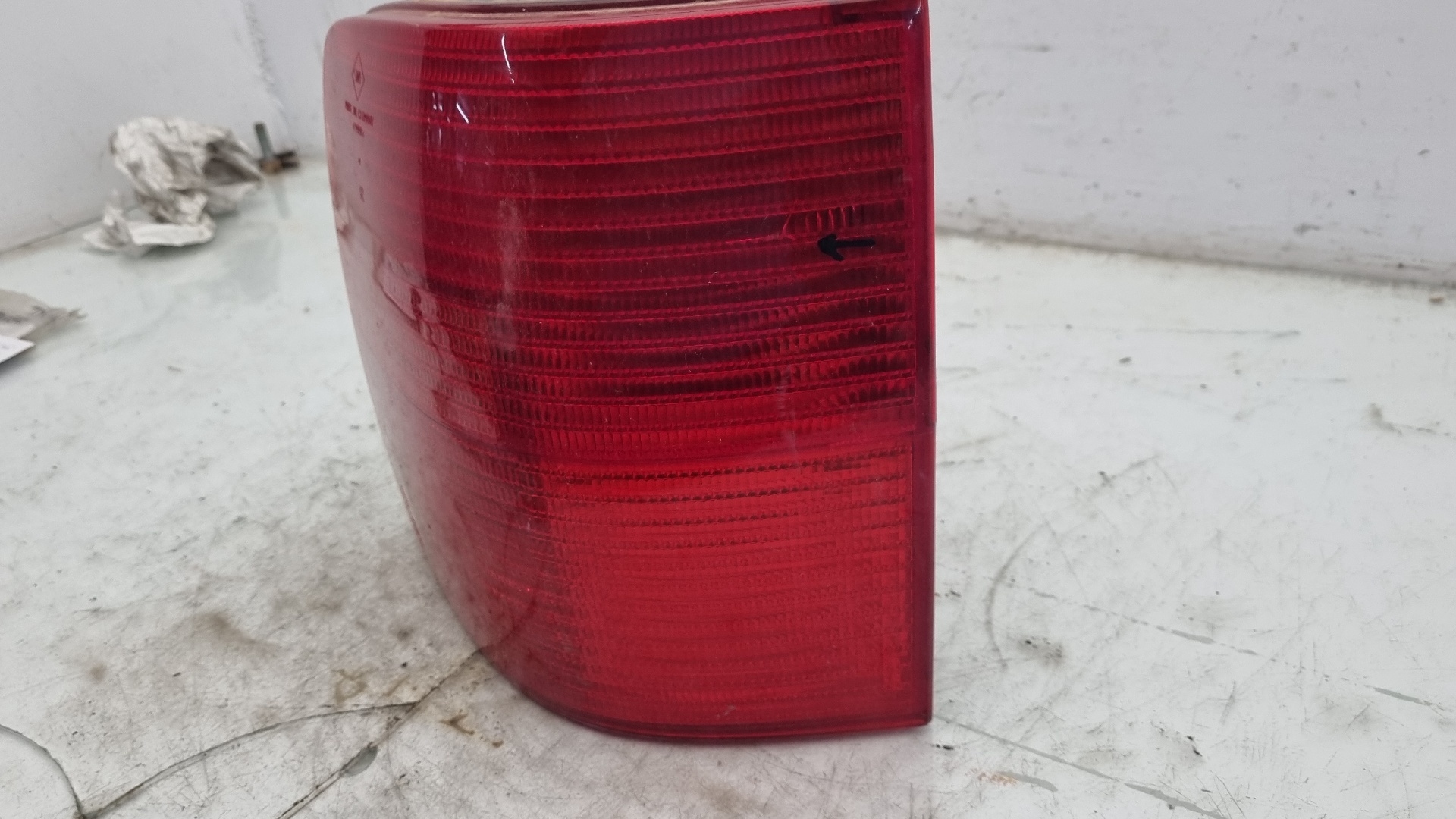 PILOTO TRASERO DERECHO VOLKSWAGEN PASSAT AJM