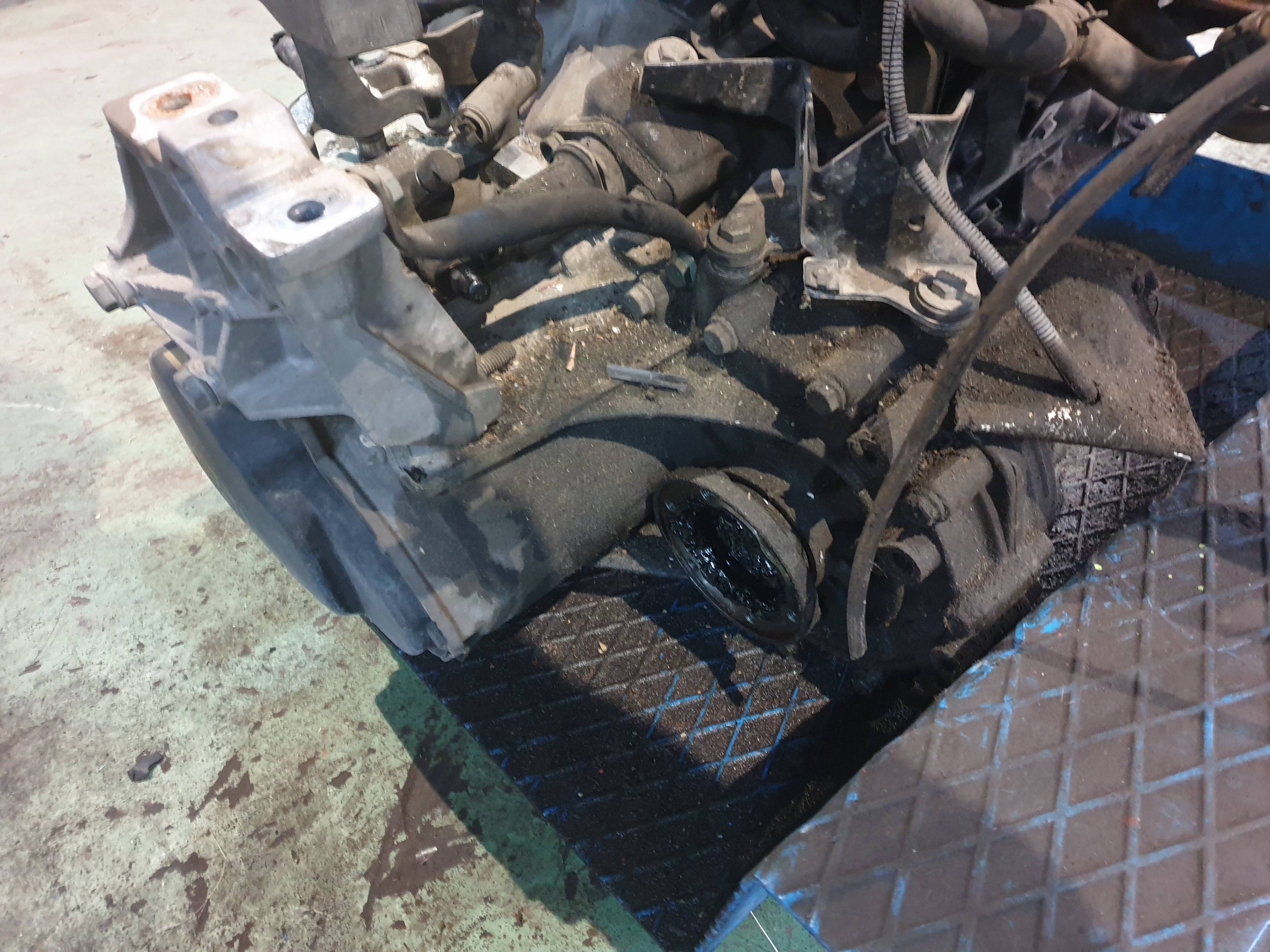 CAJA CAMBIOS VOLKSWAGEN NEW AQY