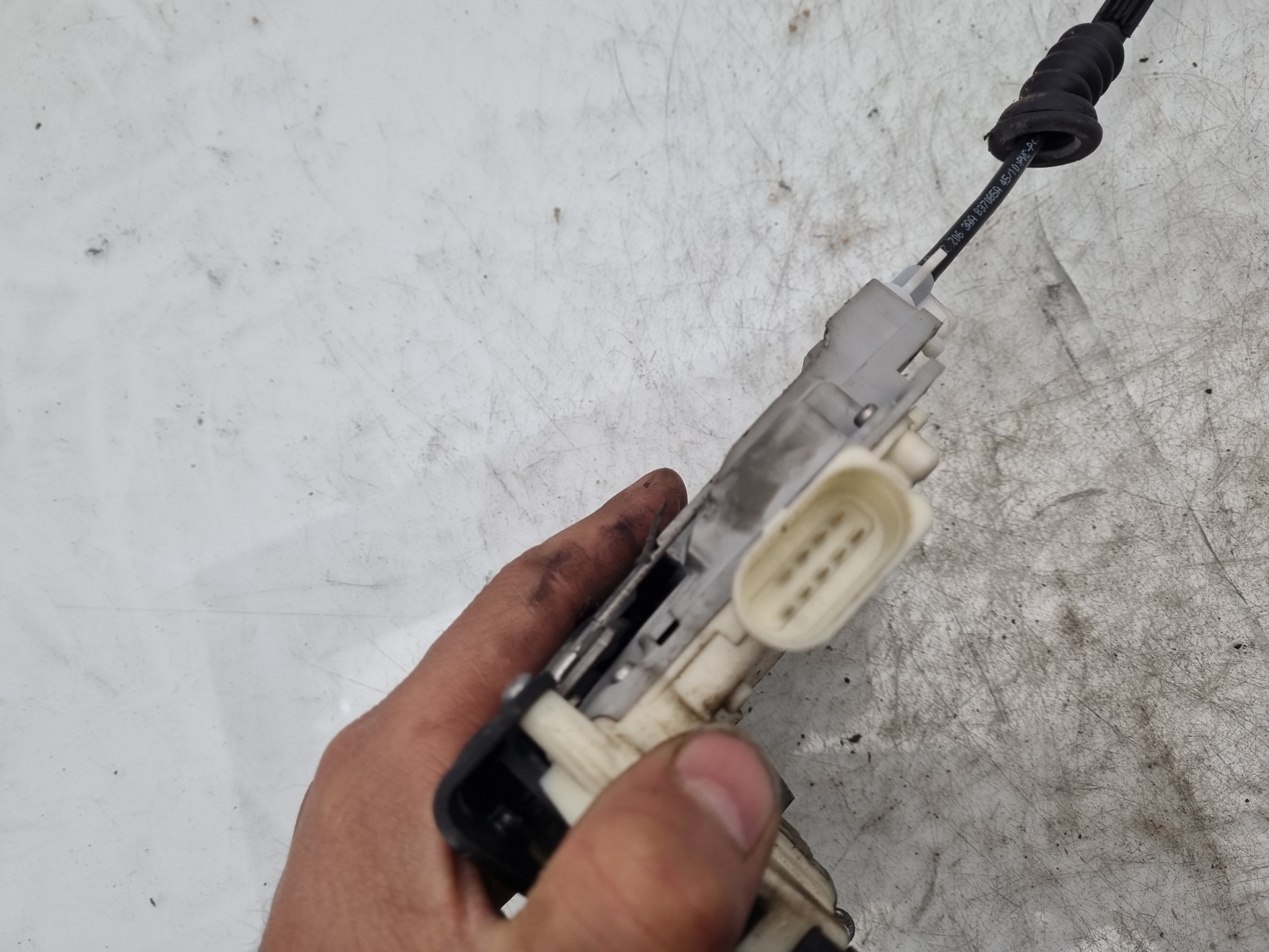 CERRADURA PUERTA DELANTERA IZQUIERDA VOLKSWAGEN PA CAY