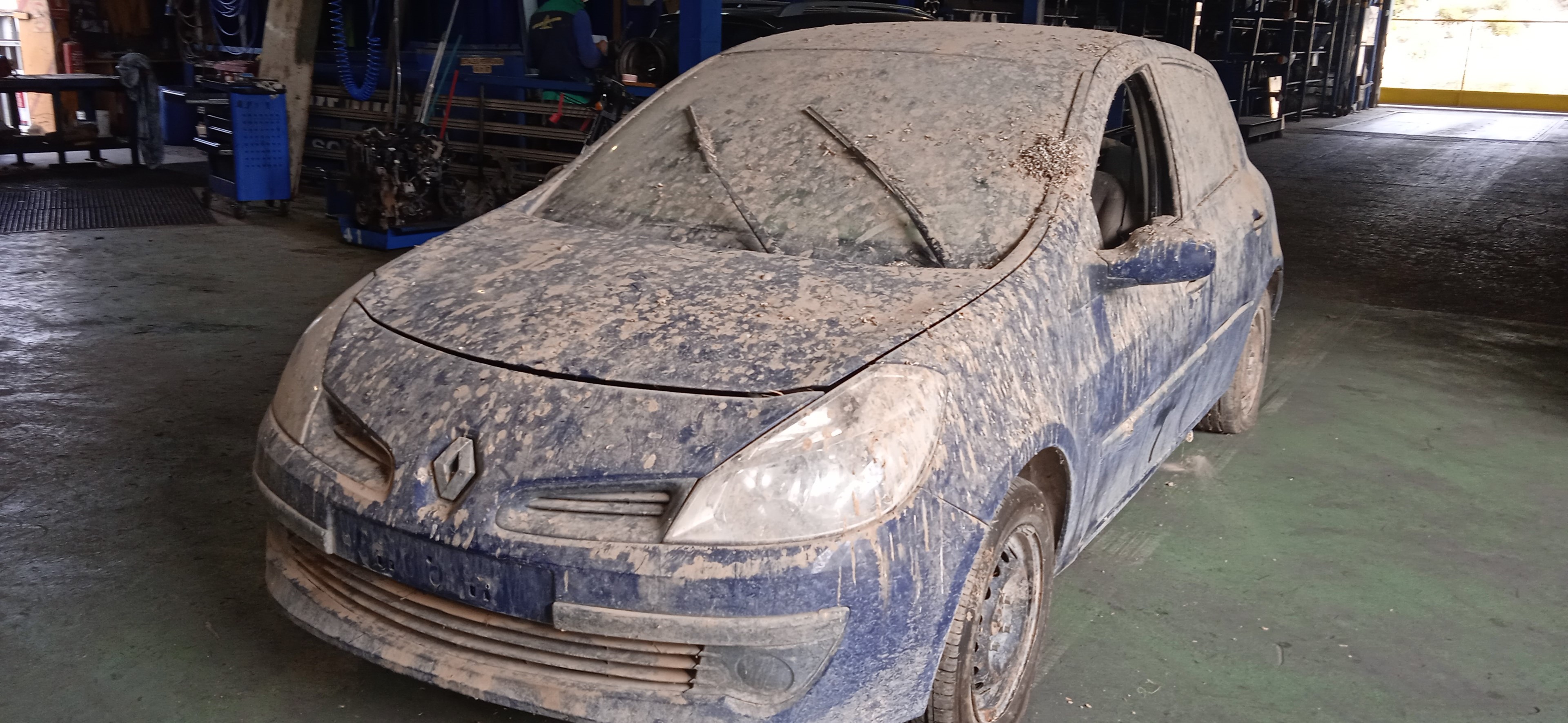 ALETA DELANTERA IZQUIERDA RENAULT CLIO K4J G7