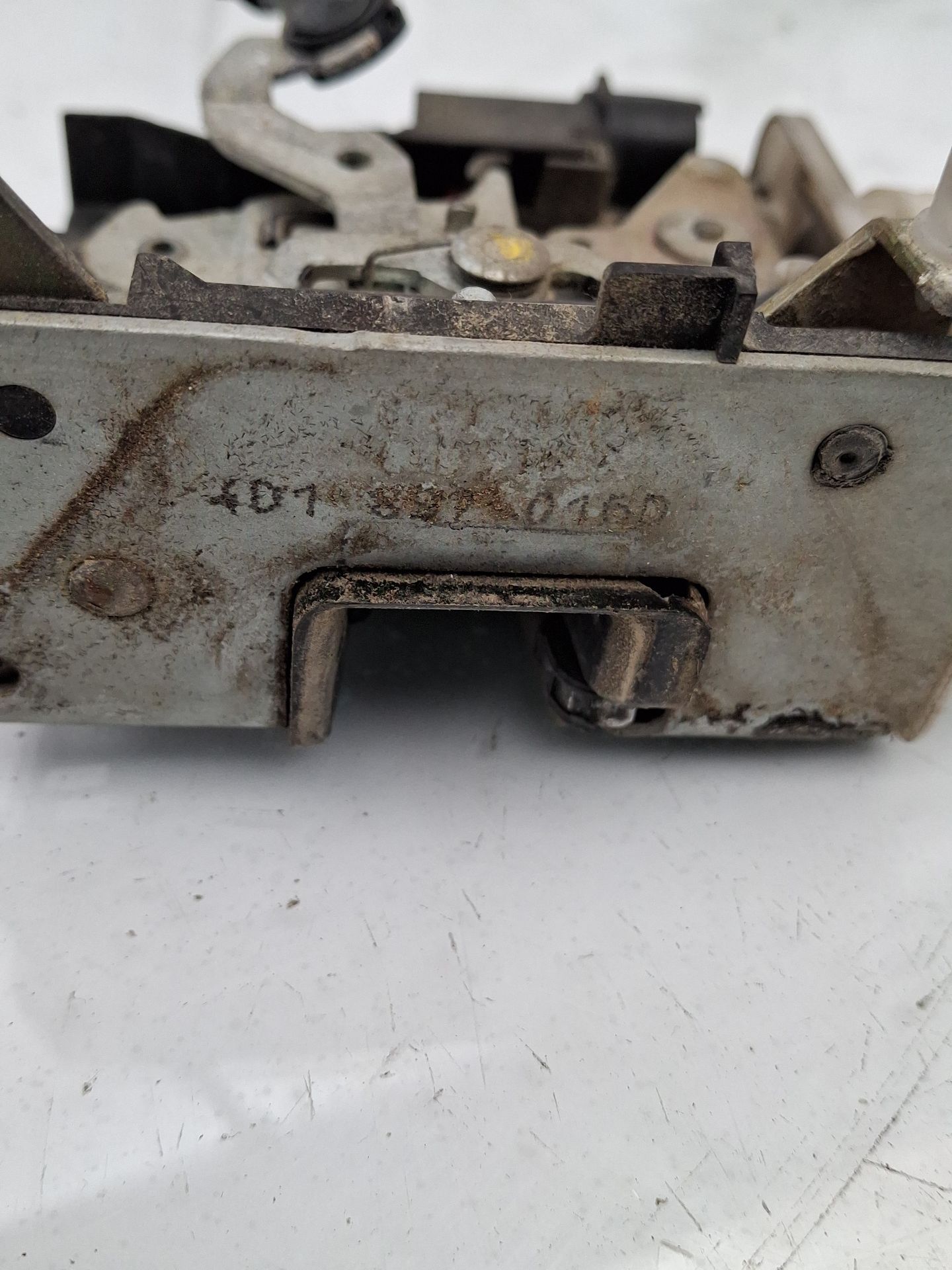 CERRADURA PUERTA DELANTERA DERECHA AUDI A4 