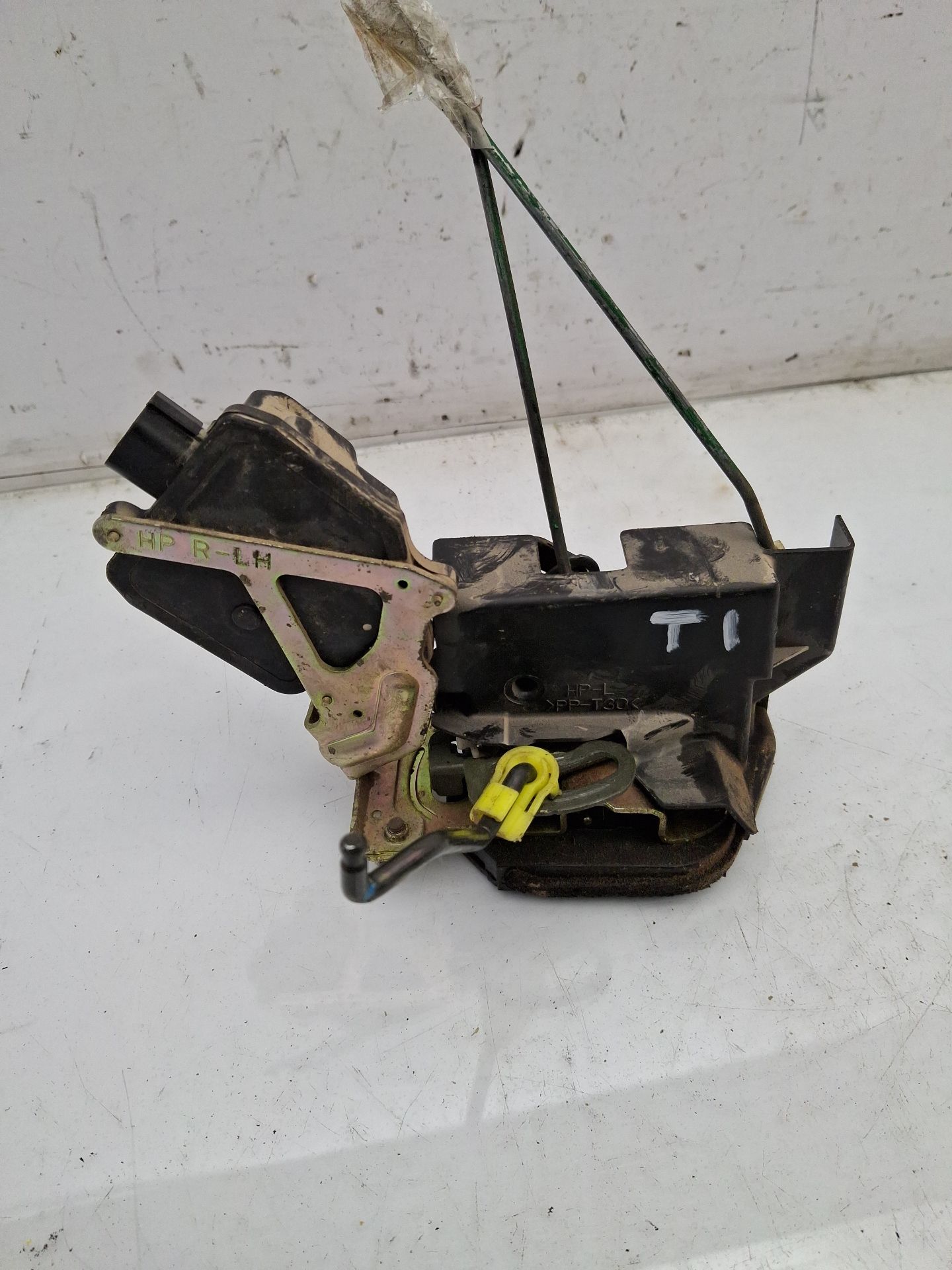 CERRADURA PUERTA TRASERA IZQUIERDA HYUNDAI TERRACA 