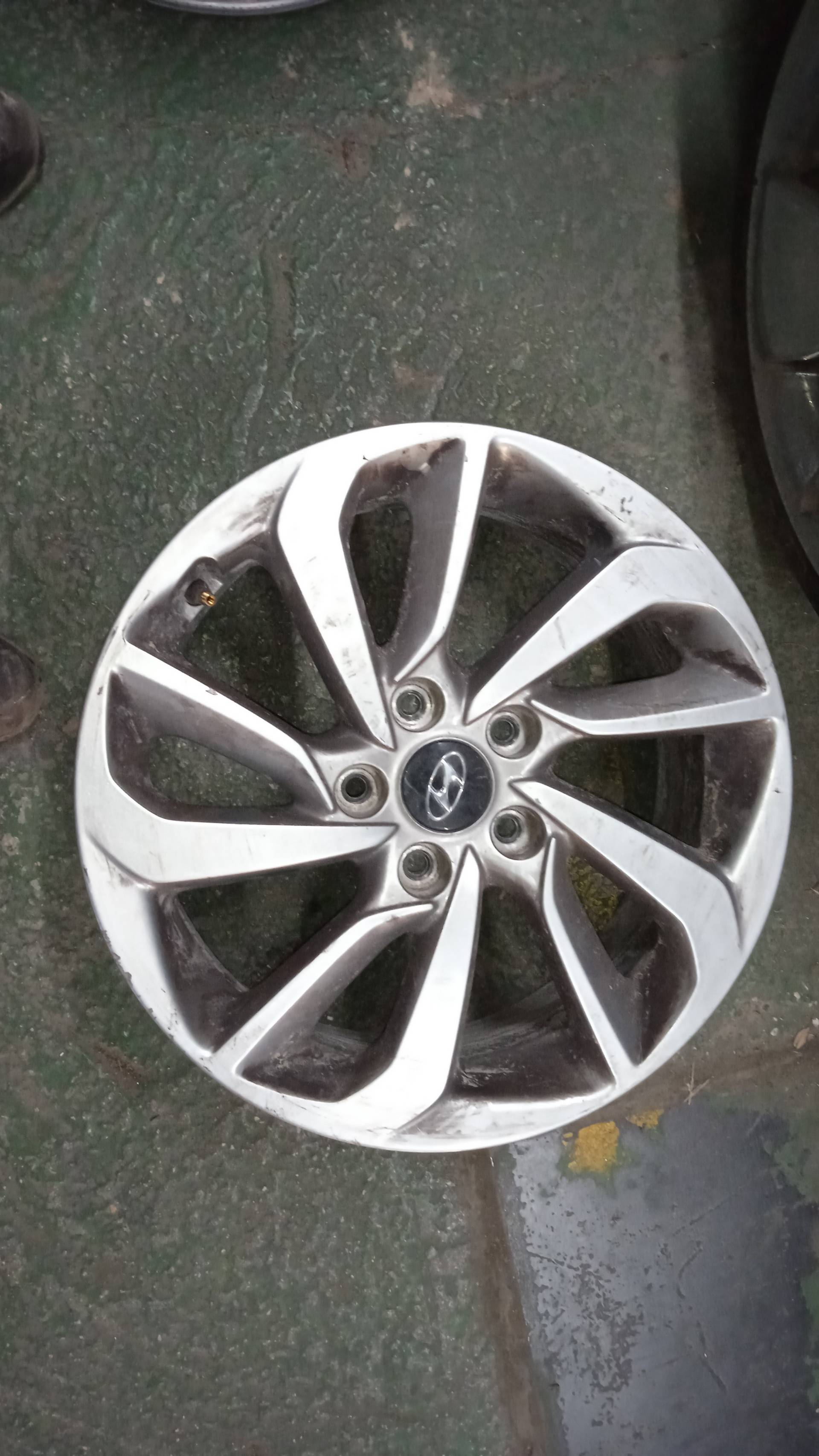 JUEGO LLANTAS HYUNDAI TUCSON F5D61/D72ZZ1